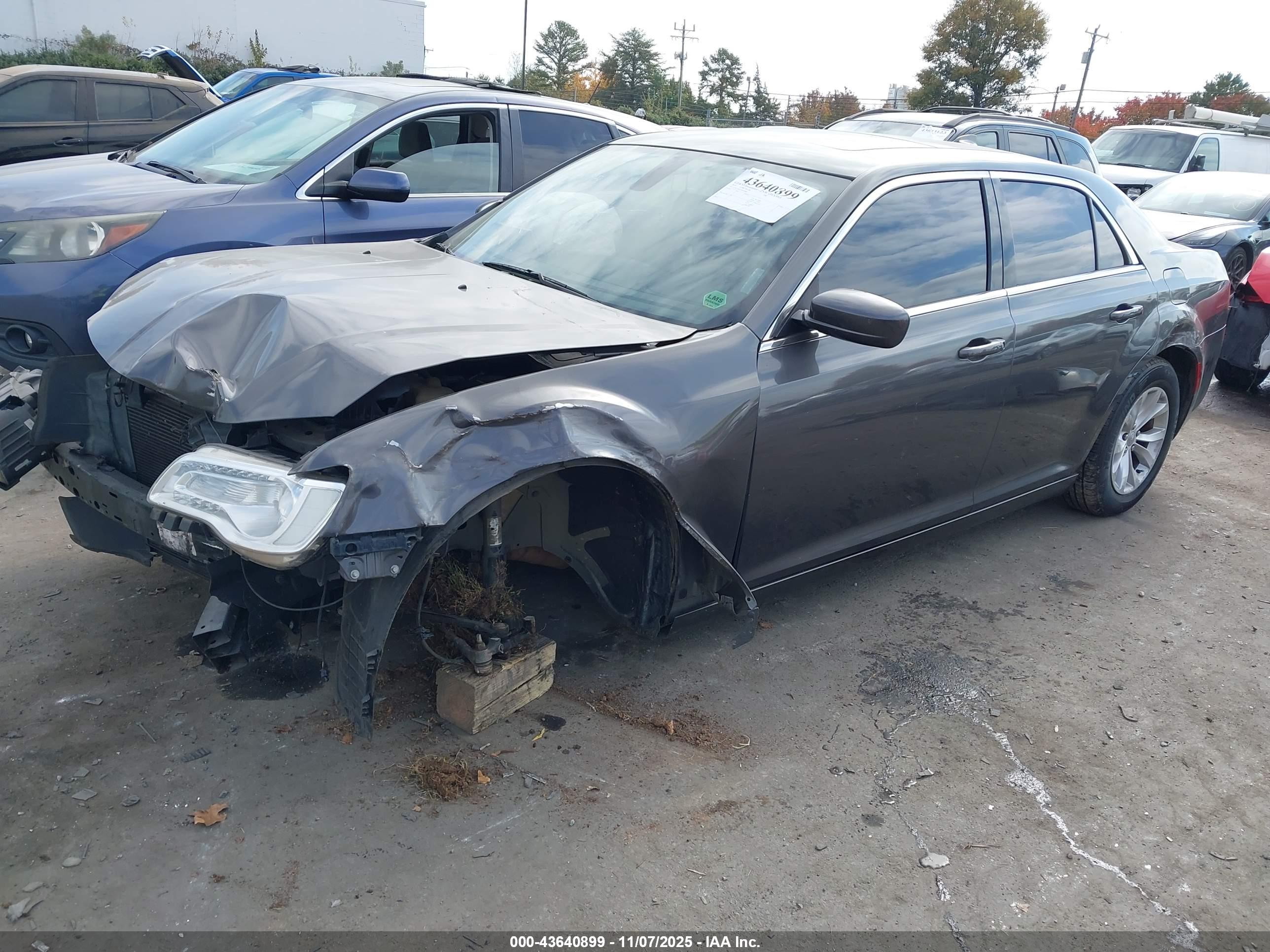 CHRYSLER 300 image 2