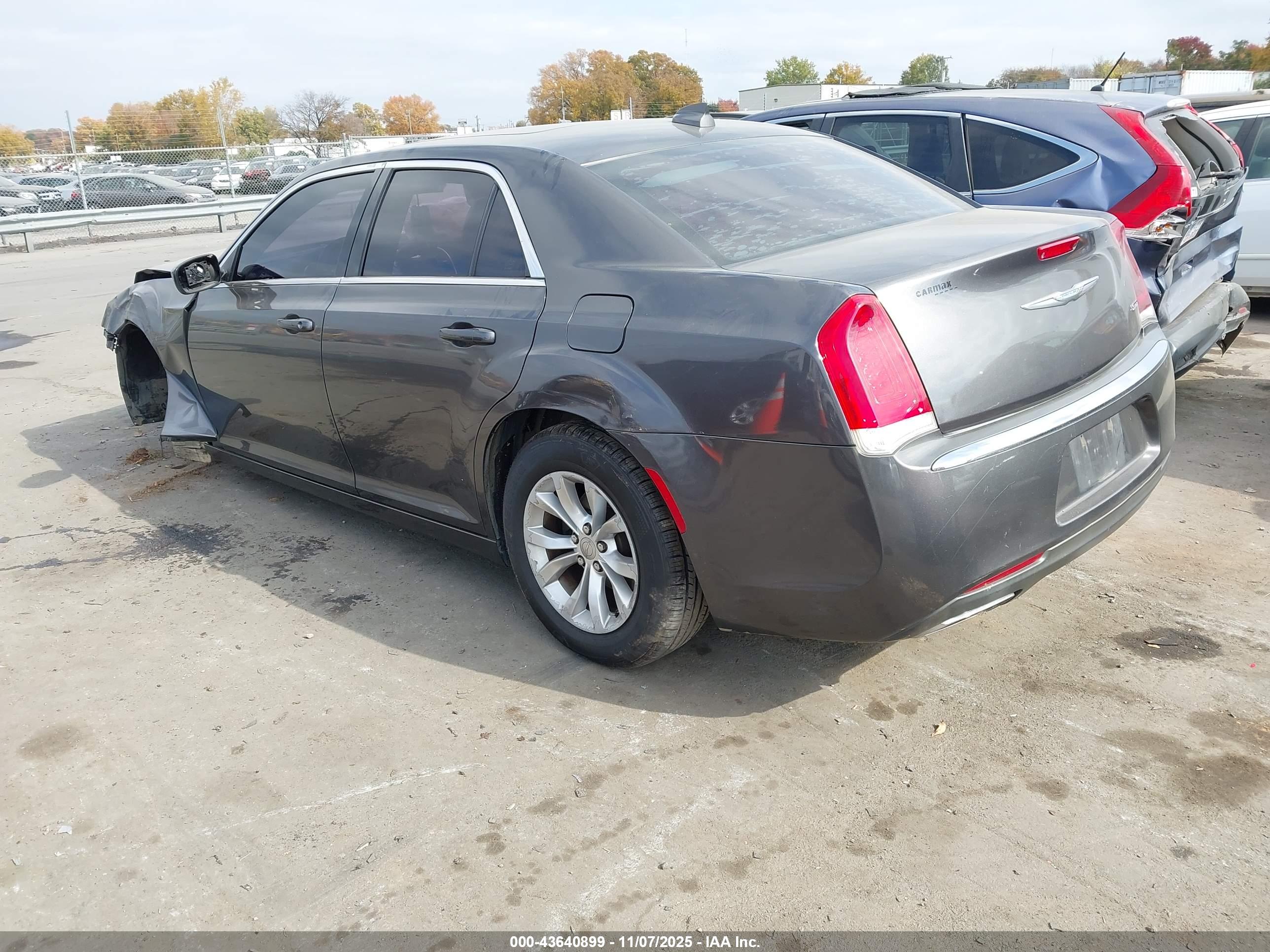 CHRYSLER 300 image 3