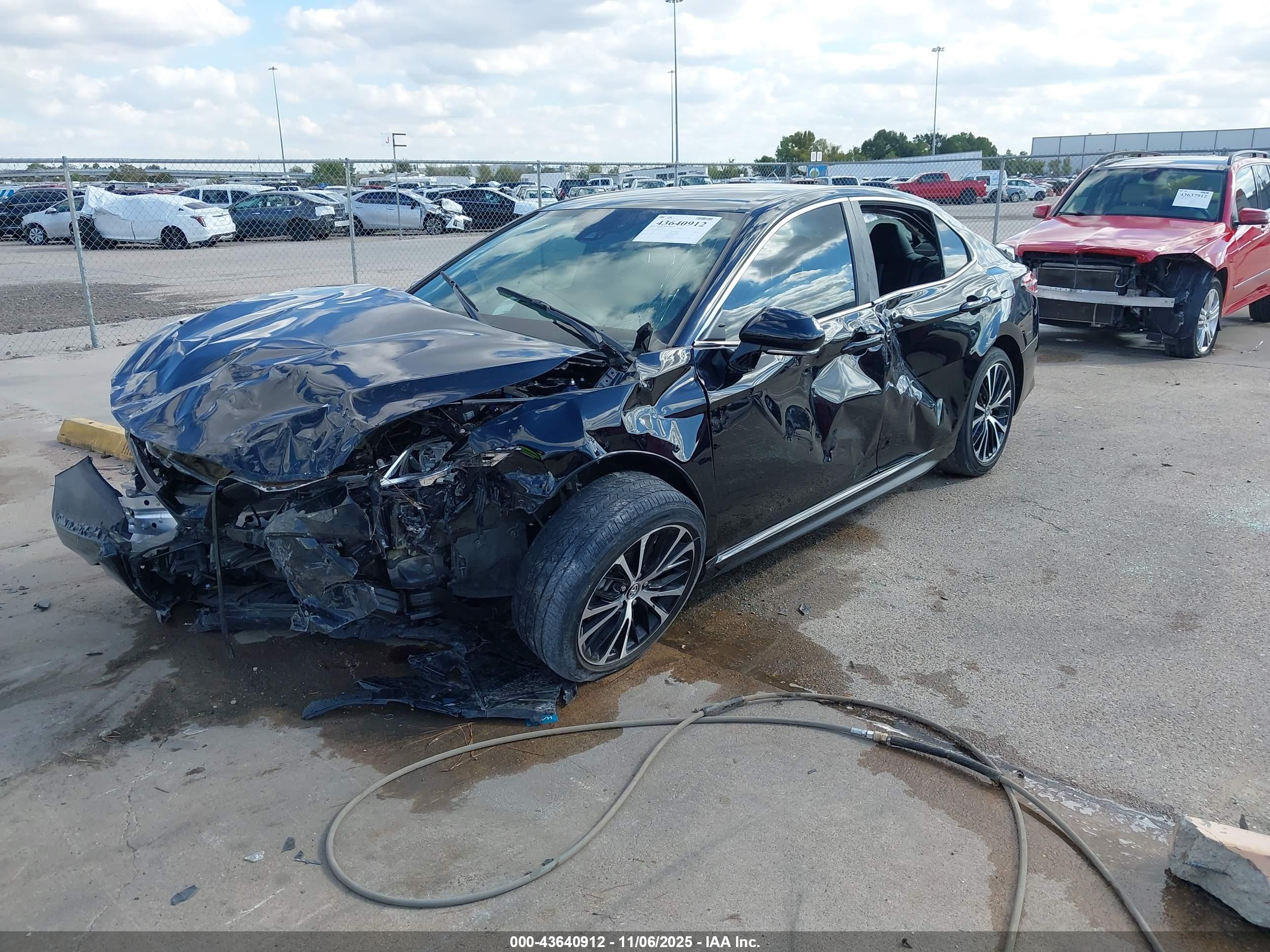 TOYOTA CAMRY image 2