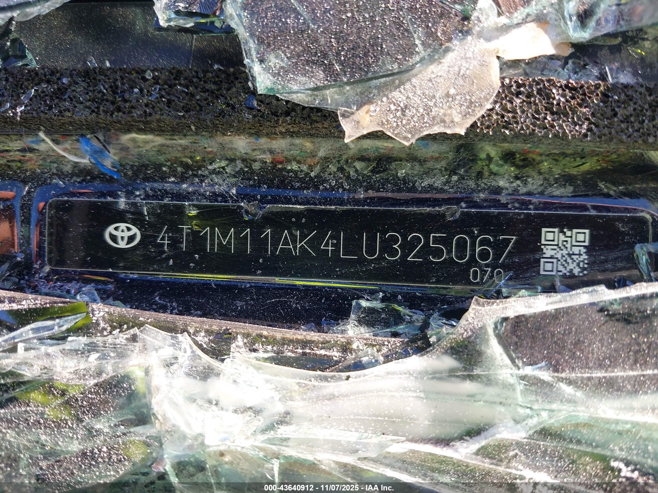 TOYOTA CAMRY image 9