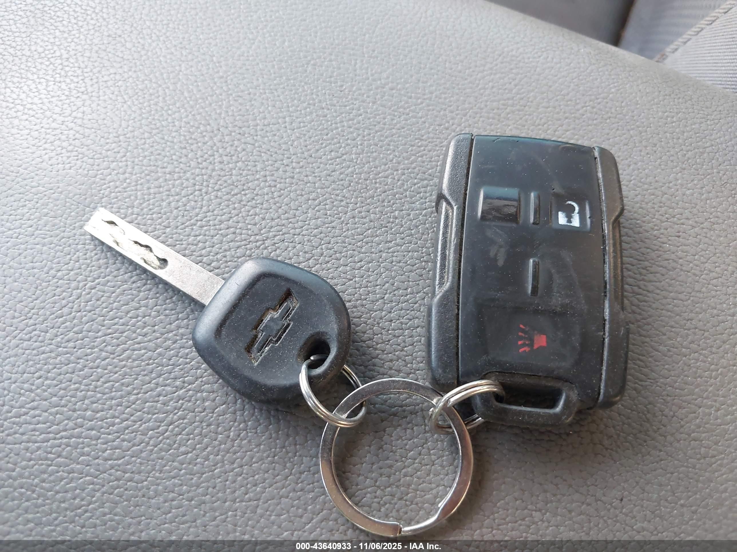 CHEVROLET COLORADO image 11