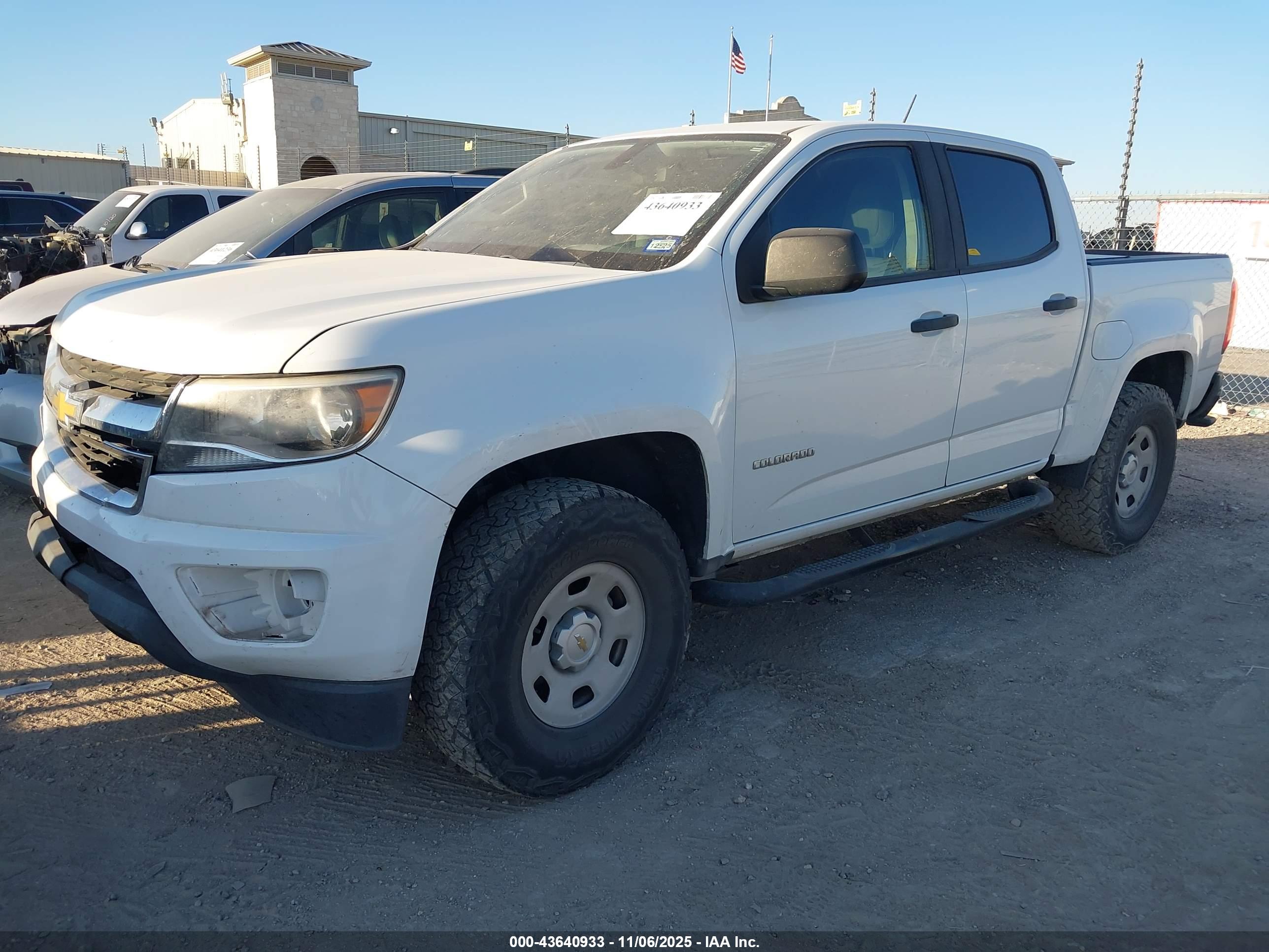 CHEVROLET COLORADO image 2