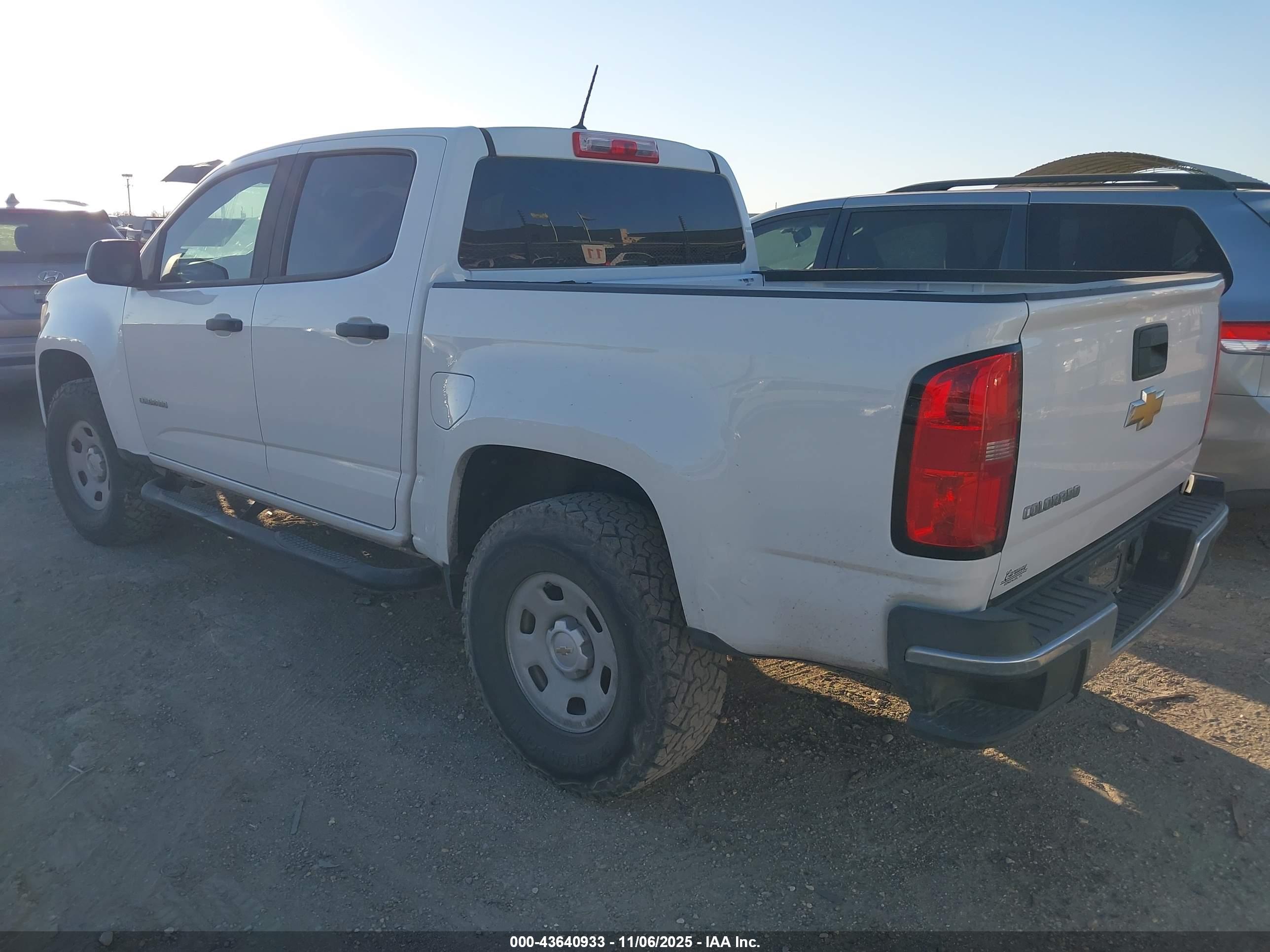 CHEVROLET COLORADO image 3