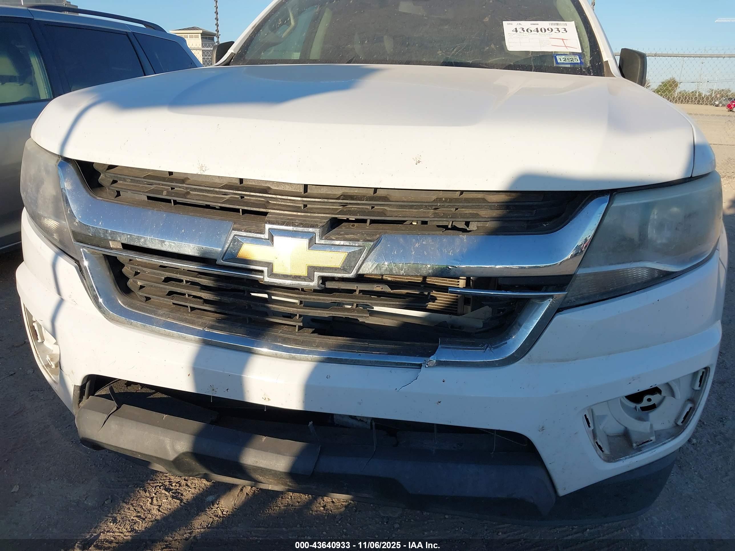 CHEVROLET COLORADO image 6
