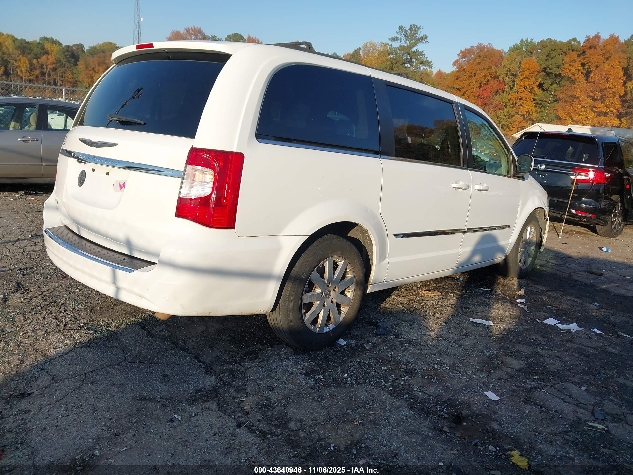 CHRYSLER TOWN image 4
