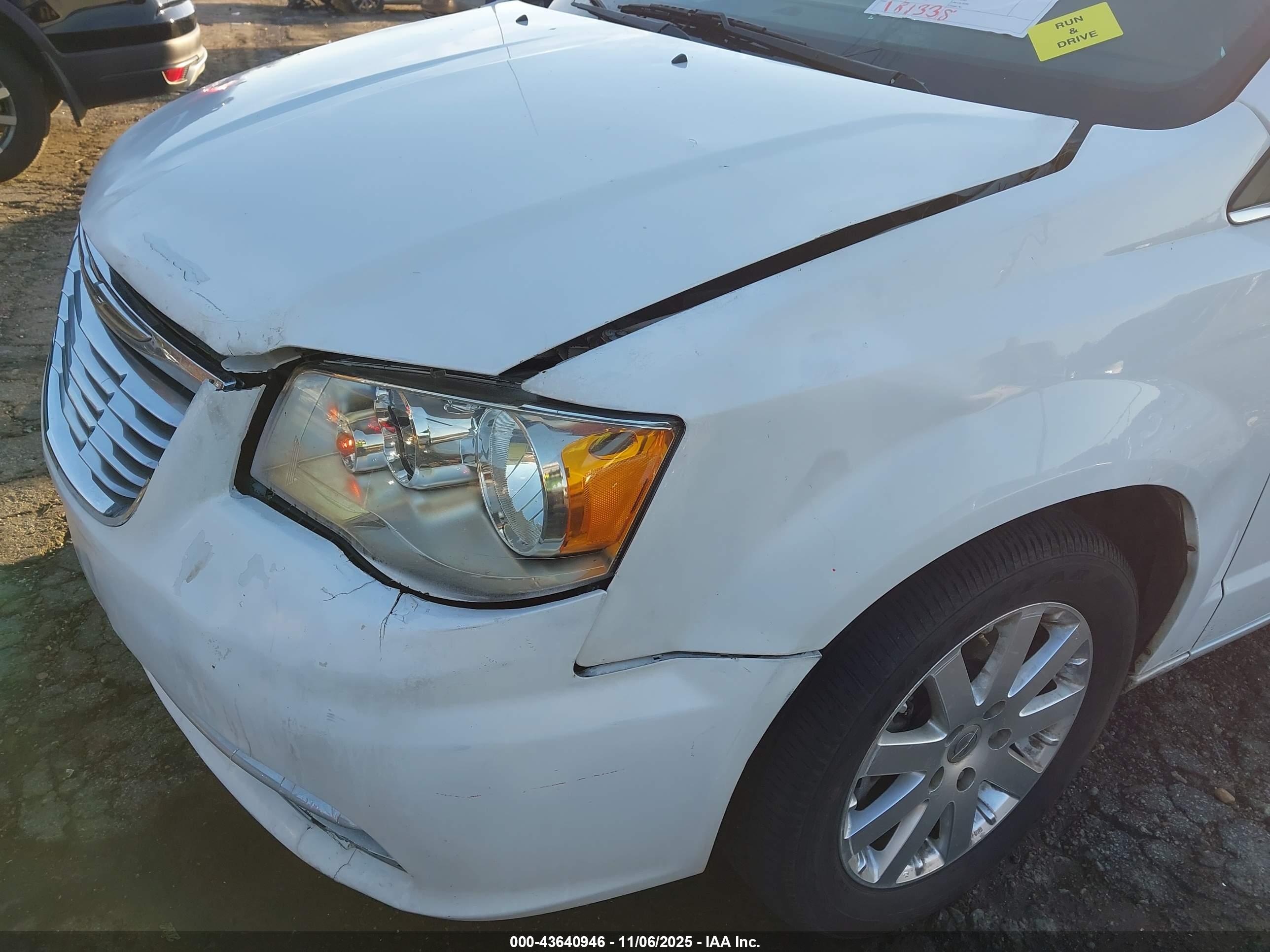 CHRYSLER TOWN image 6