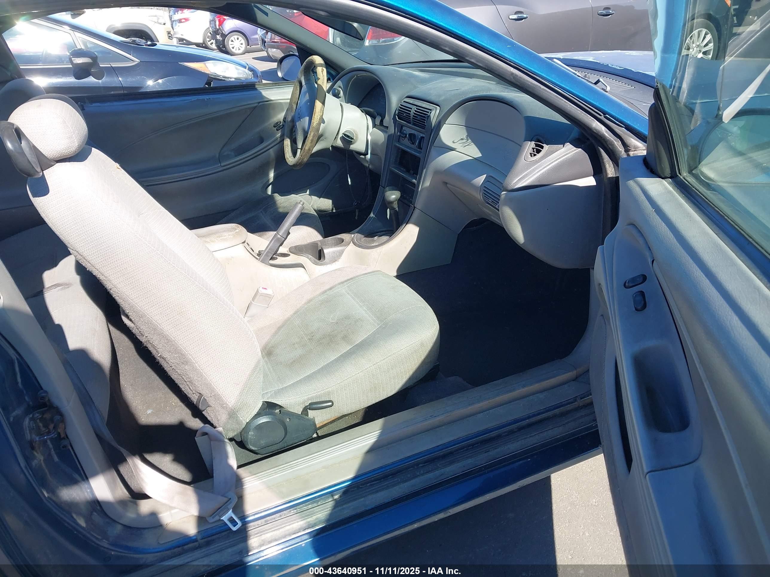 FORD MUSTANG image 5