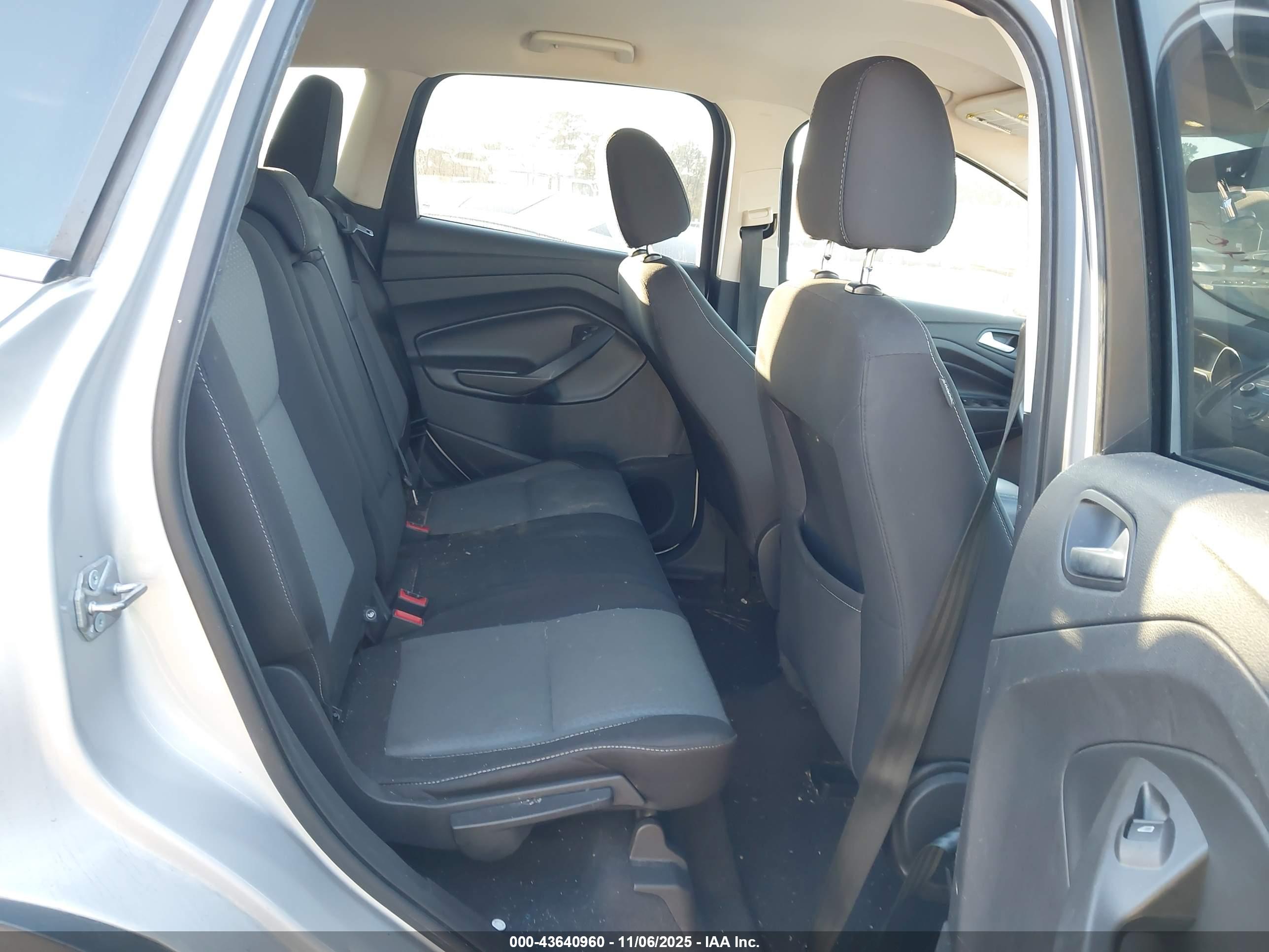 FORD ESCAPE image 8