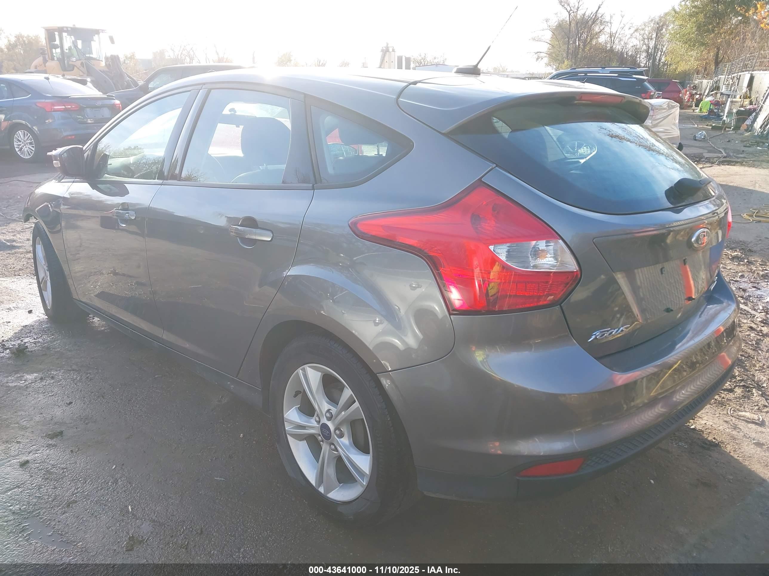 FORD FOCUS image 3