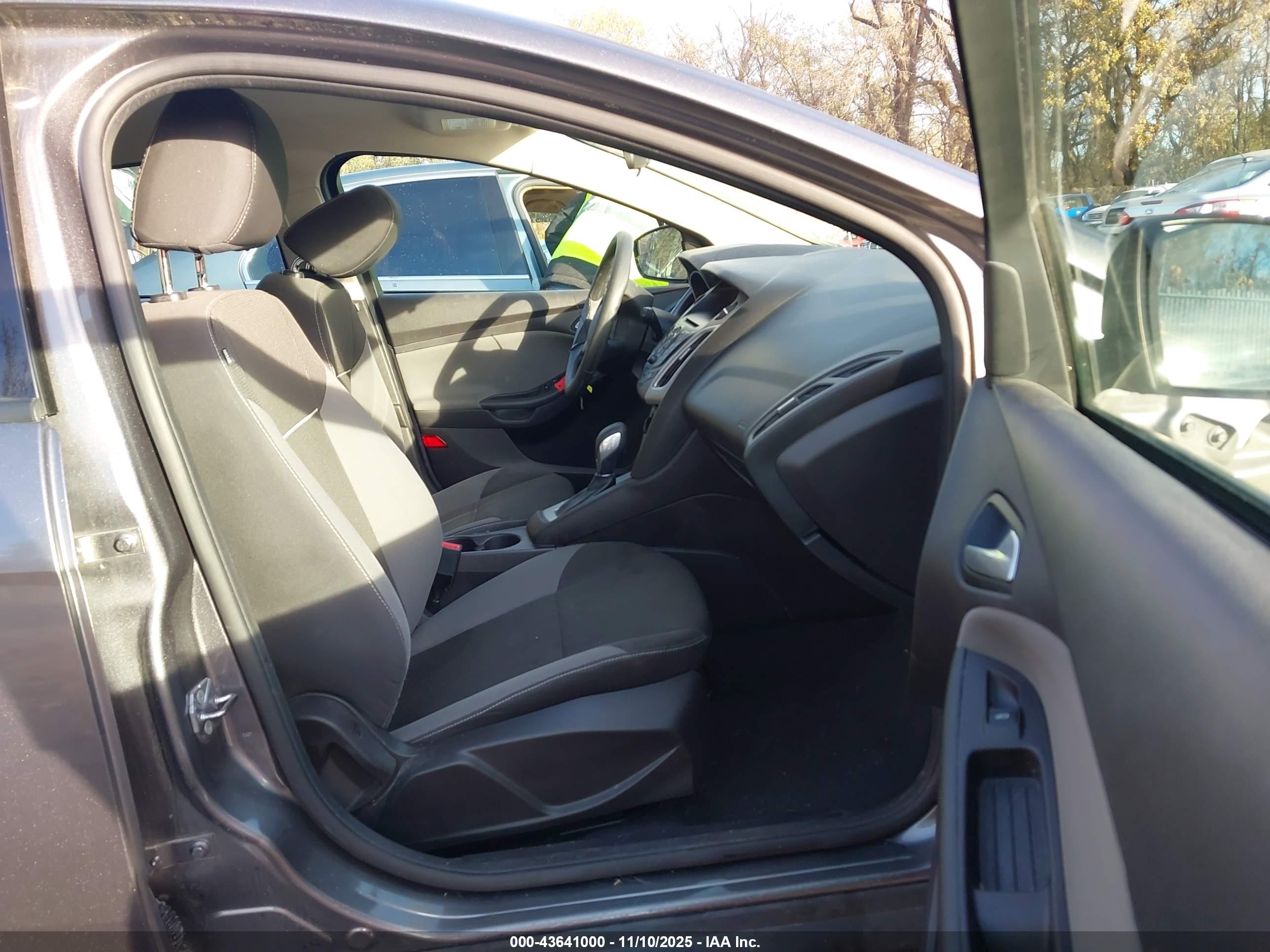 FORD FOCUS image 5