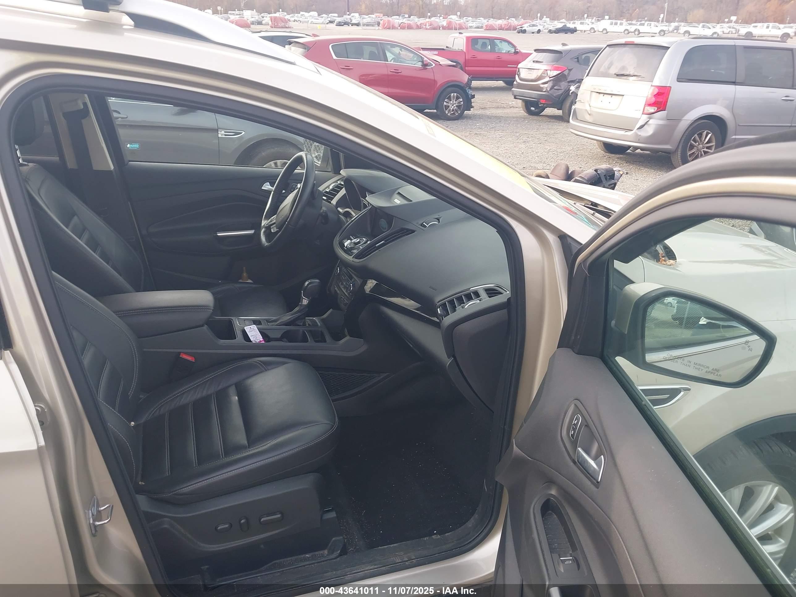 FORD ESCAPE image 5