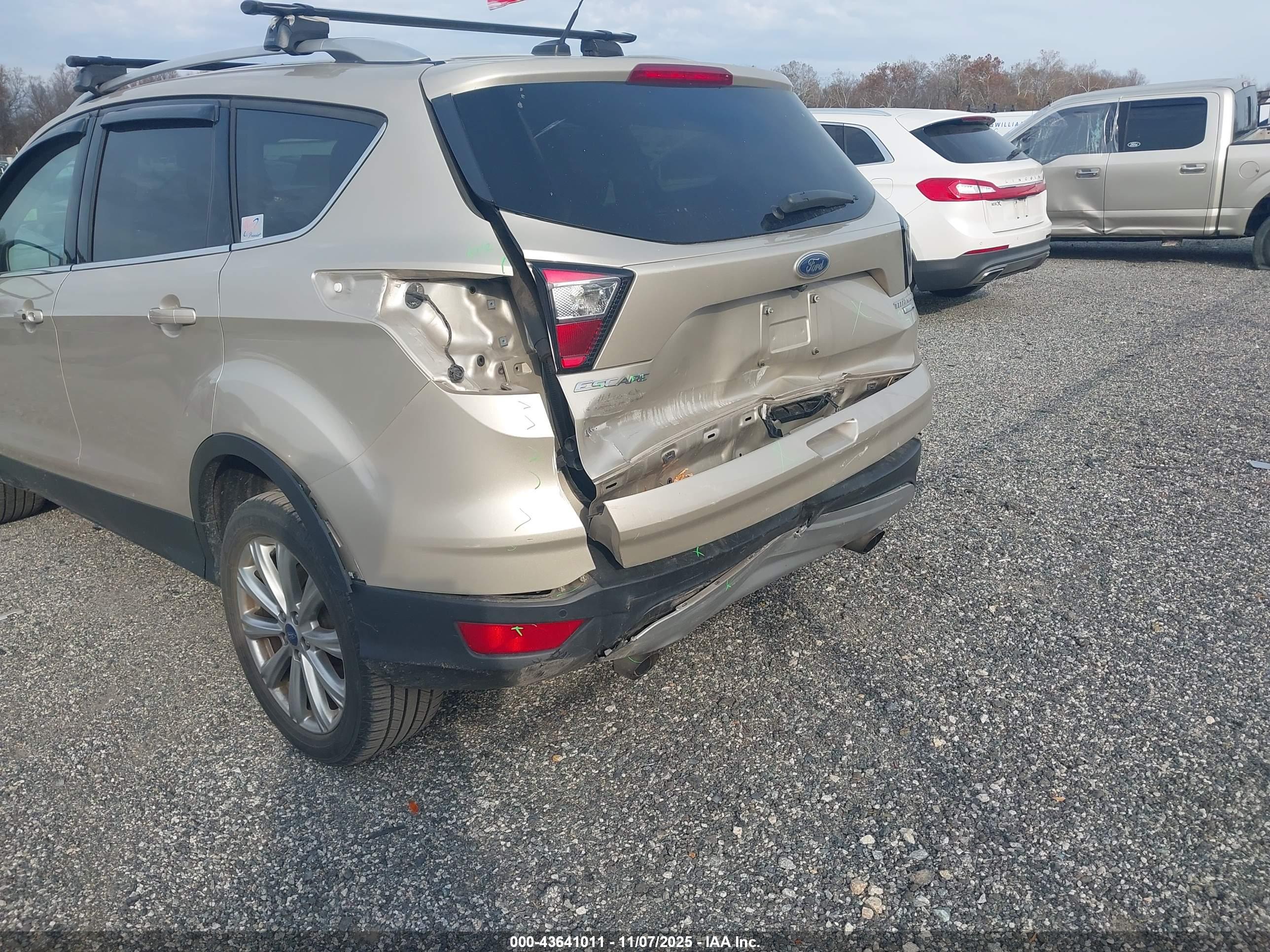 FORD ESCAPE image 6