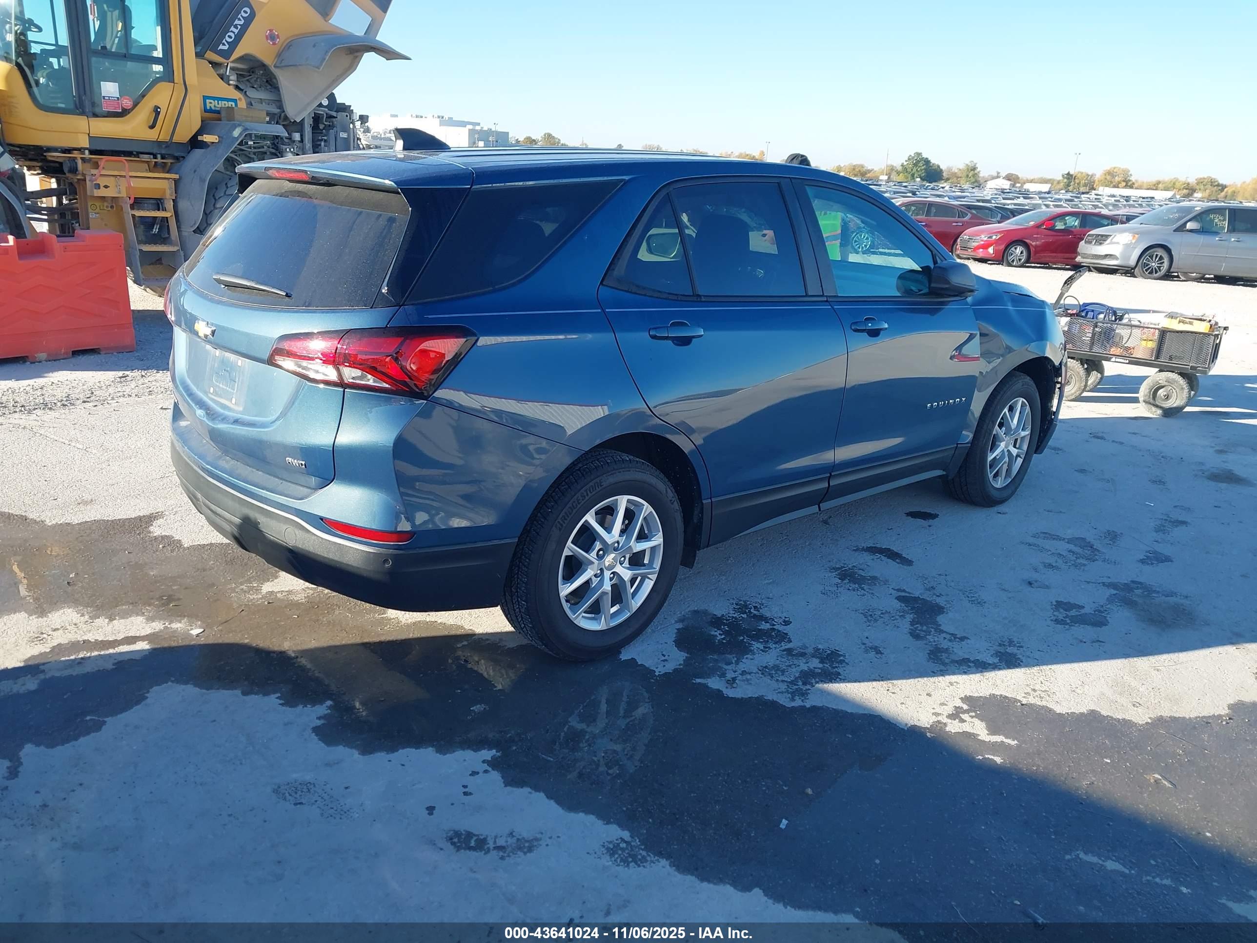 CHEVROLET EQUINOX image 4