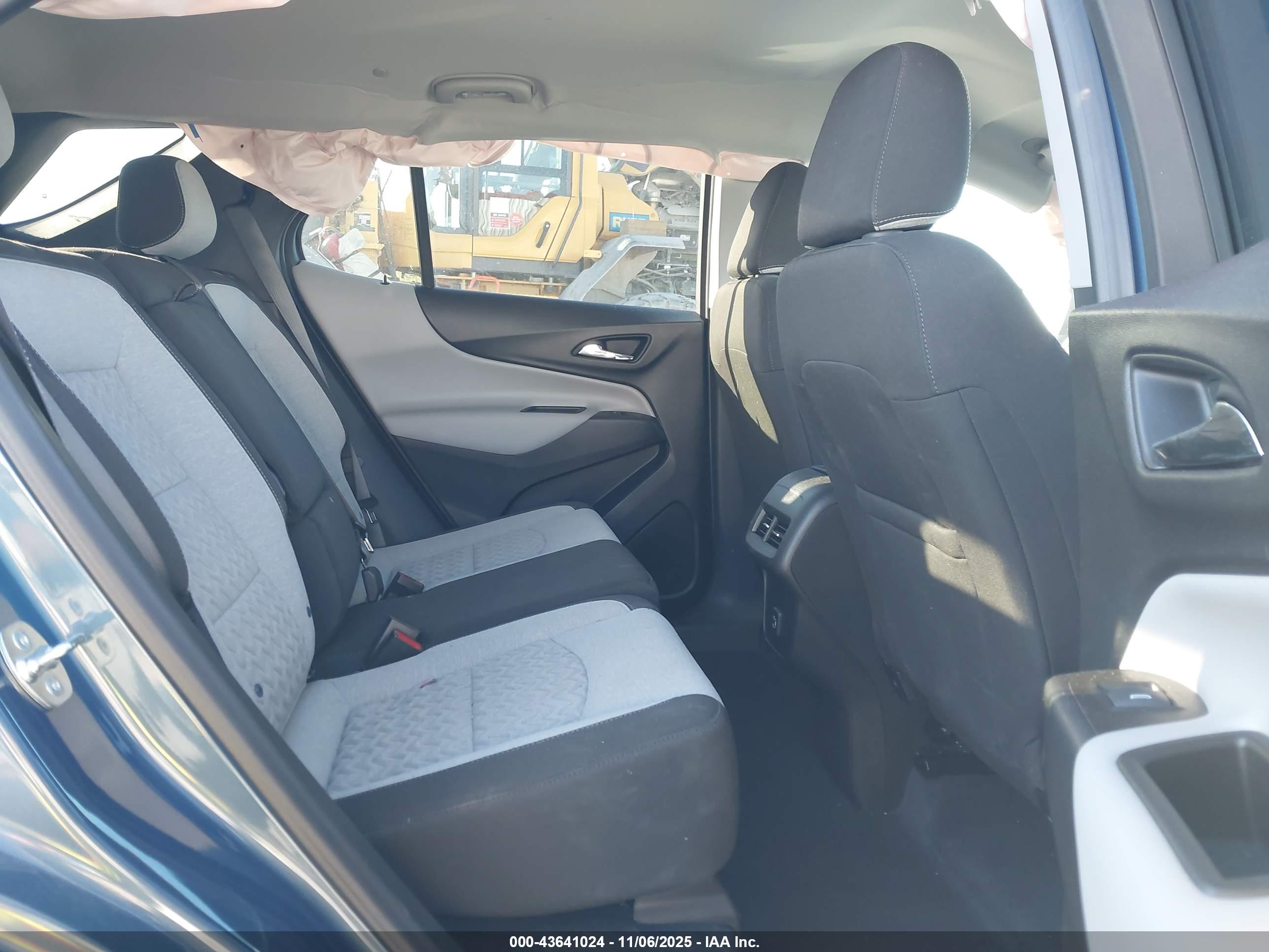 CHEVROLET EQUINOX image 8