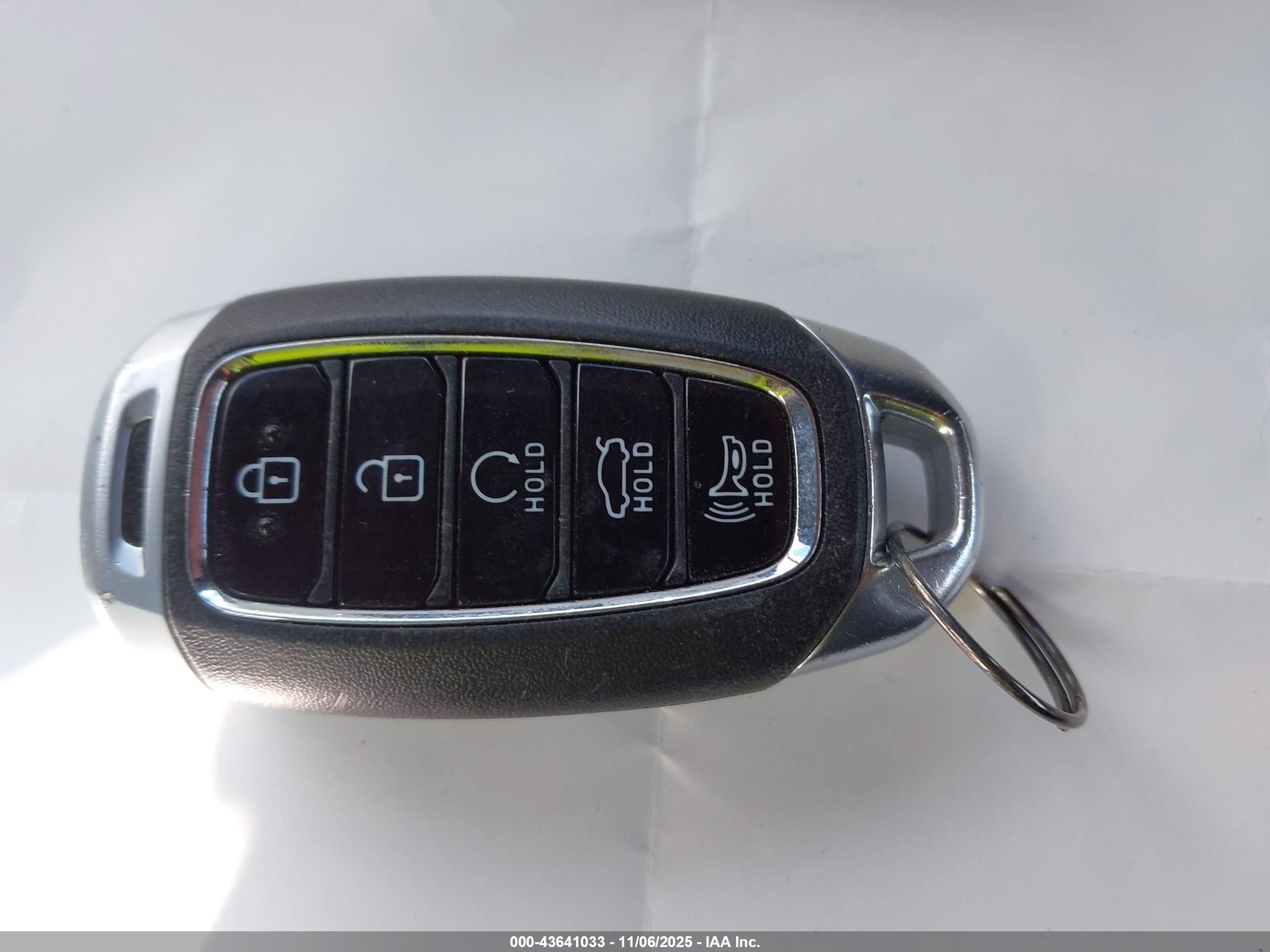 HYUNDAI ELANTRA image 11