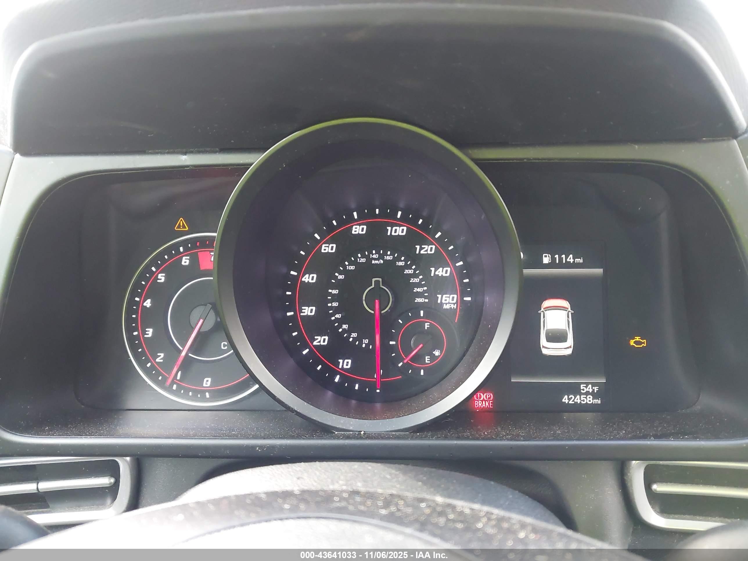 HYUNDAI ELANTRA image 7