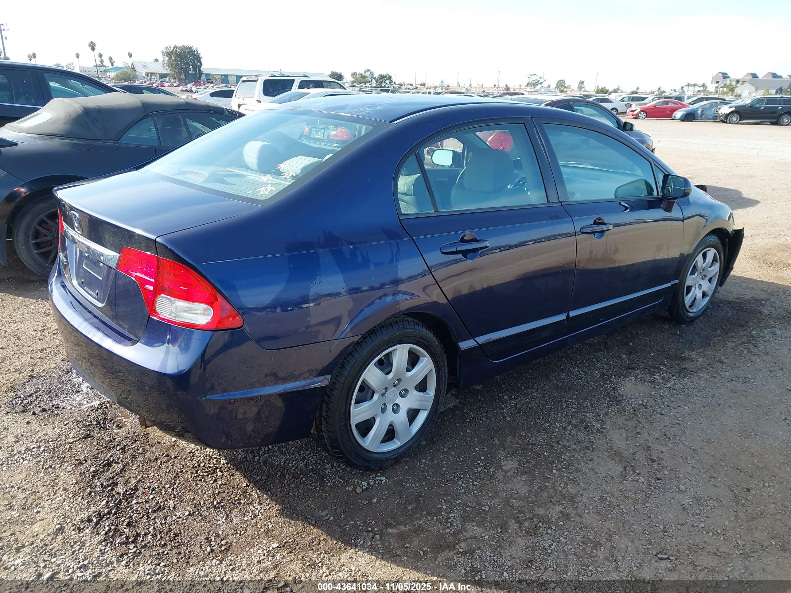 HONDA CIVIC image 4