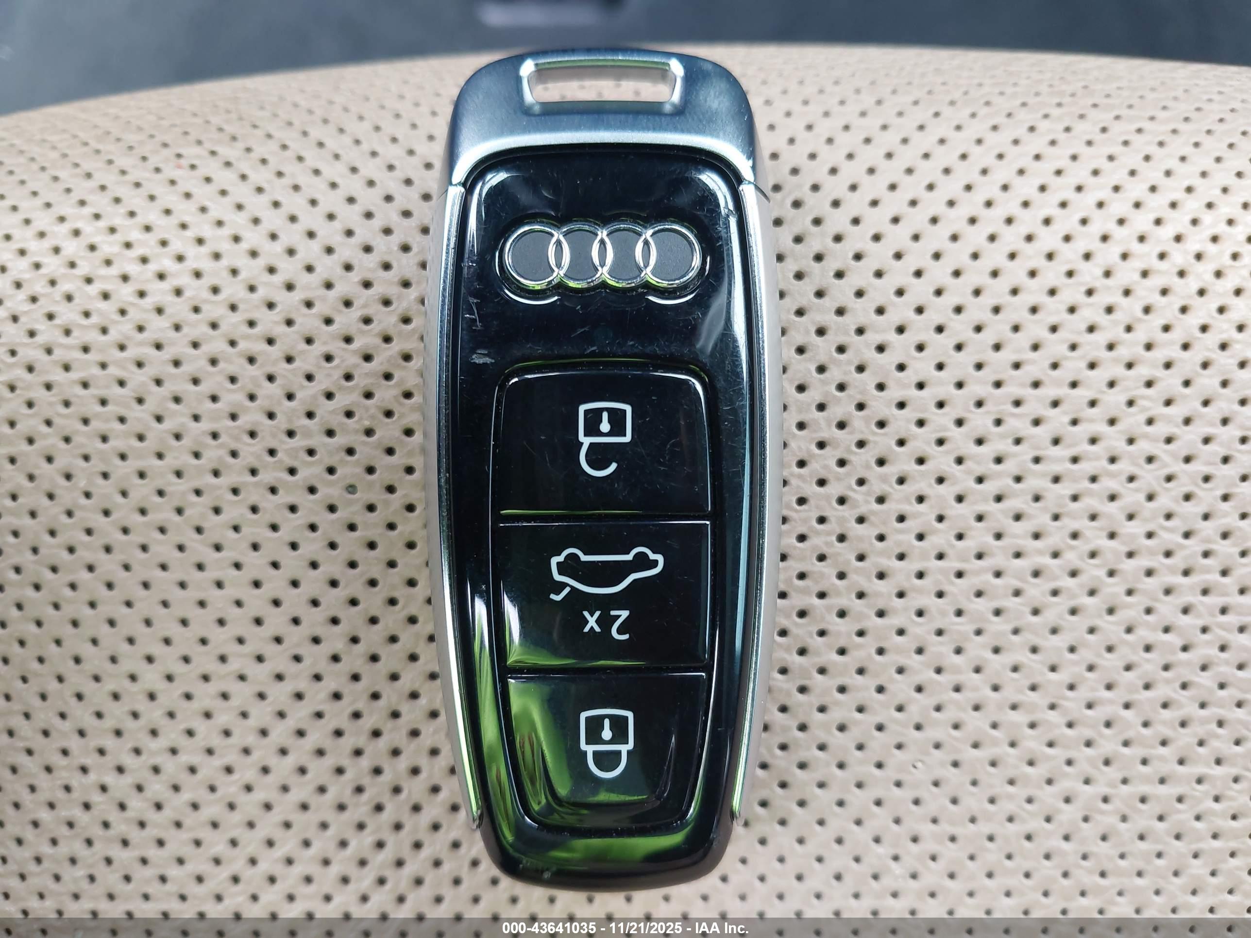 AUDI Q7 image 11