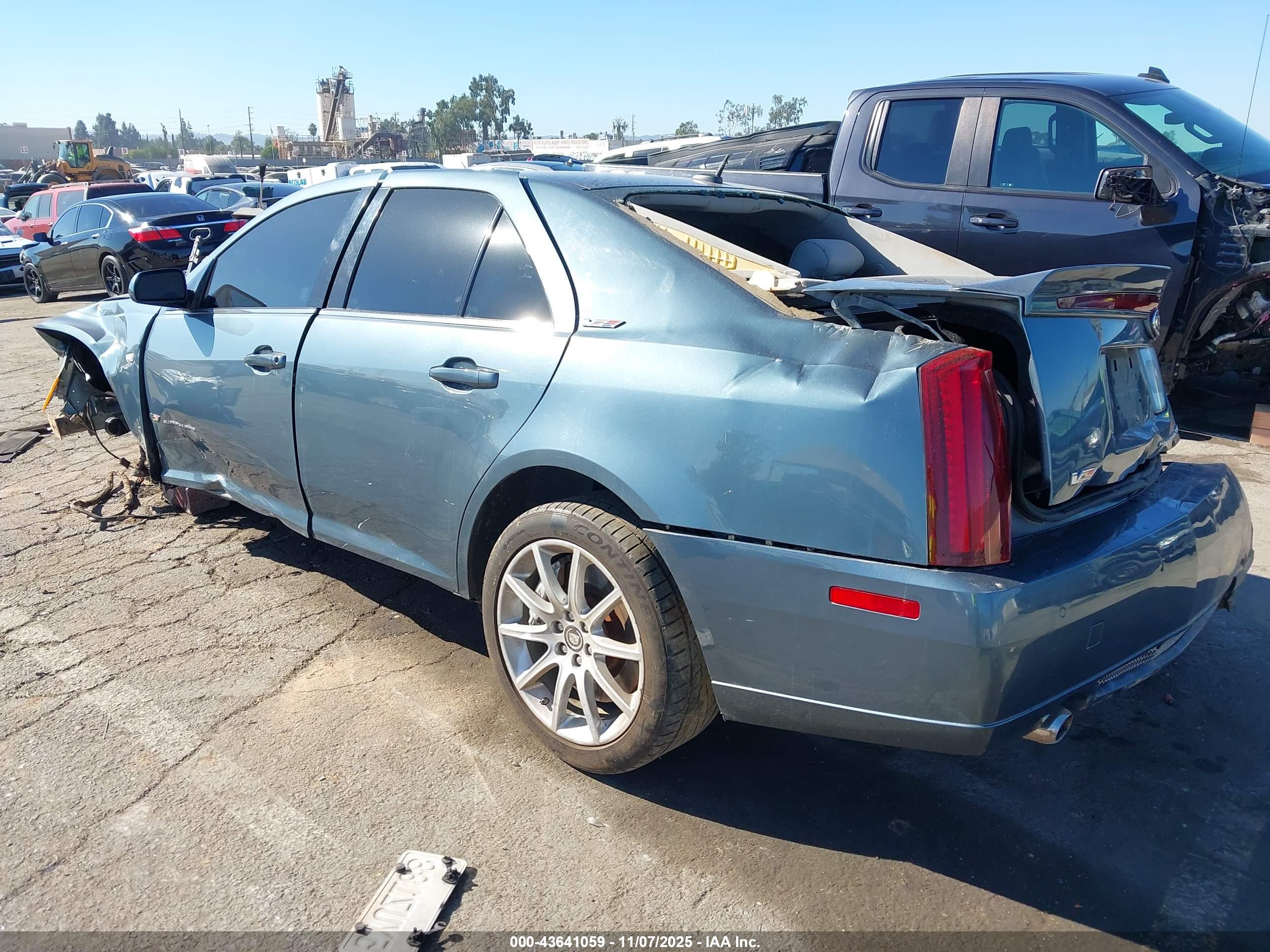 CADILLAC STS-V image 3