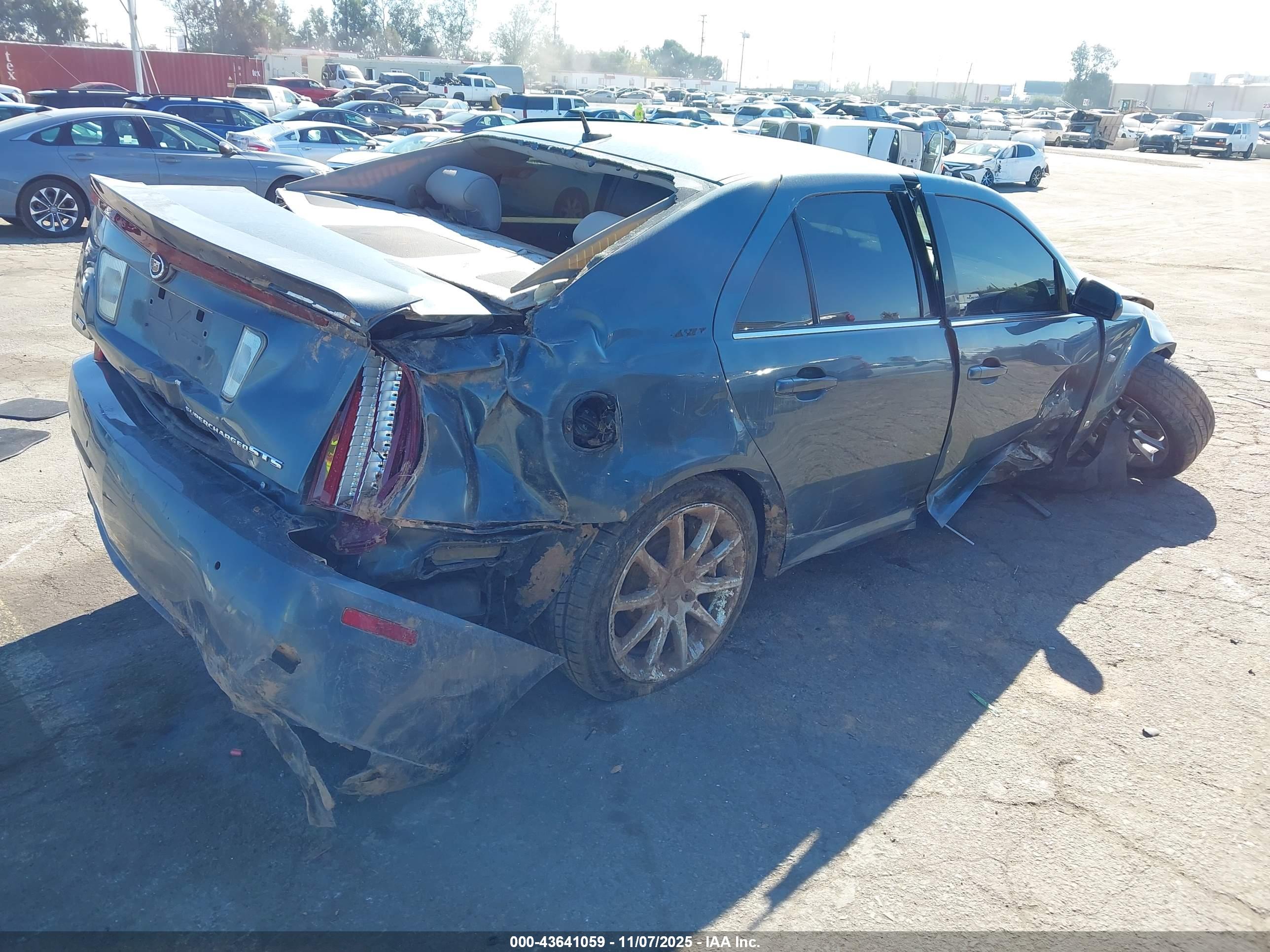 CADILLAC STS-V image 4