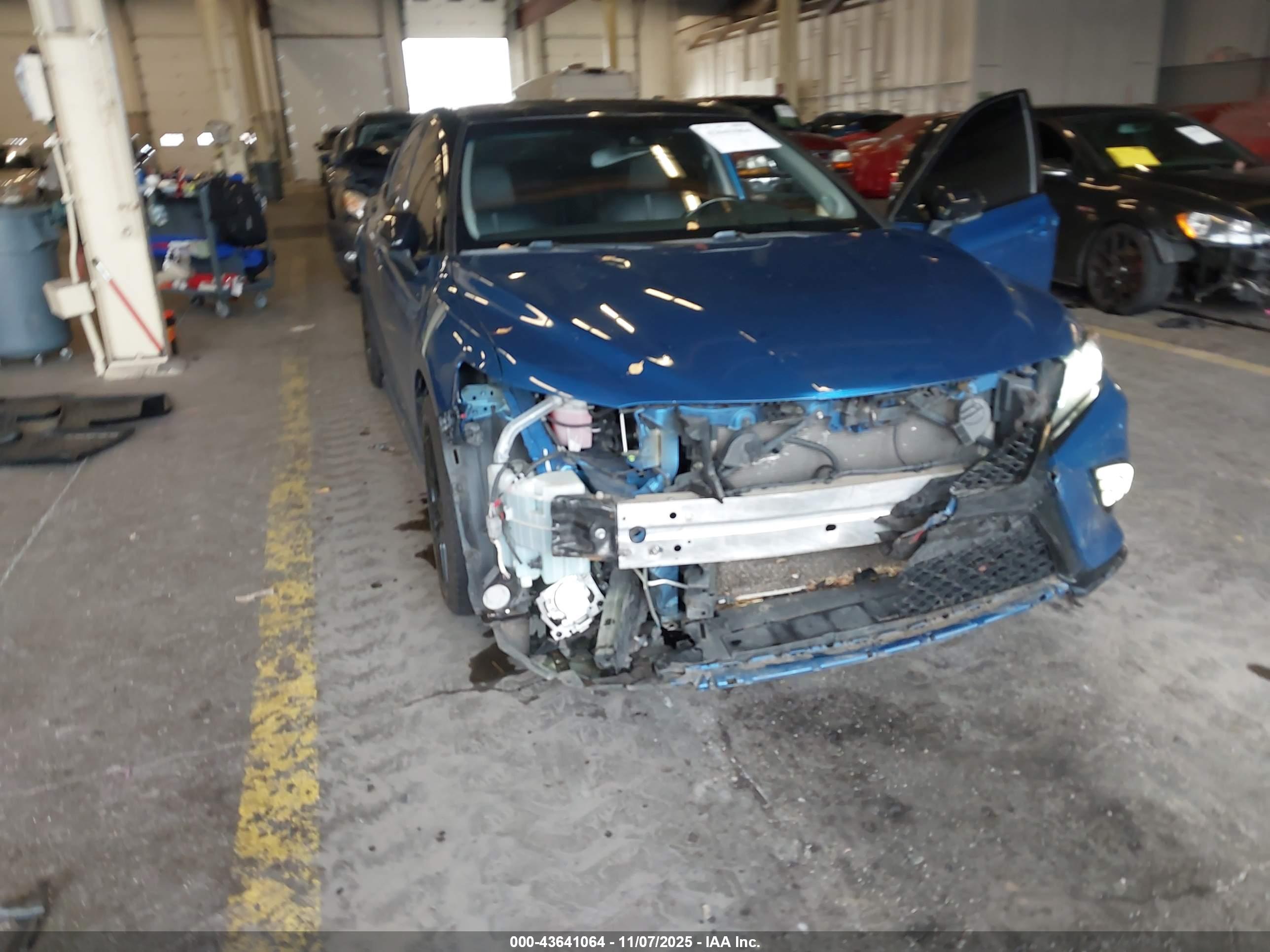 TOYOTA CAMRY image 6