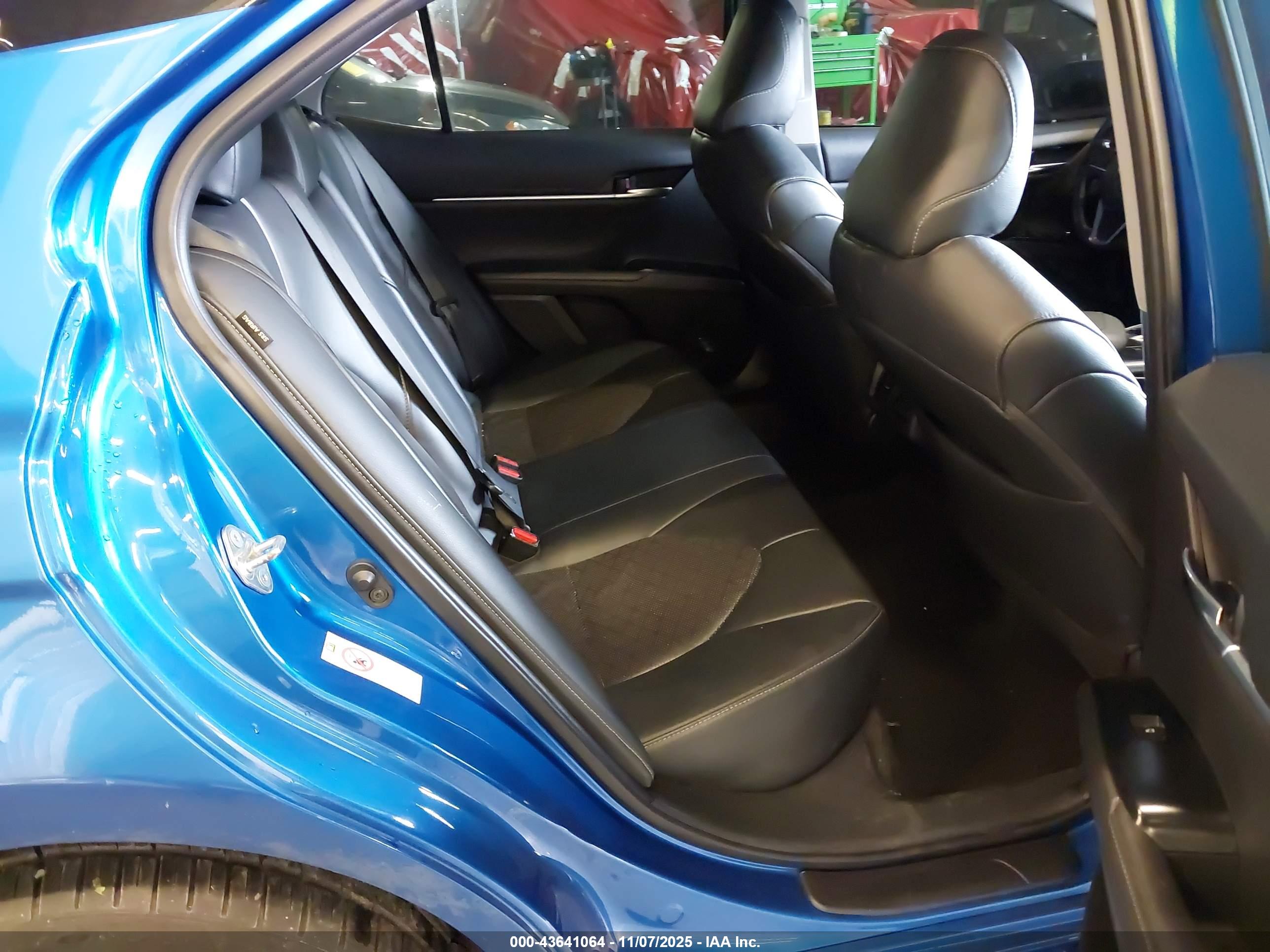 TOYOTA CAMRY image 8