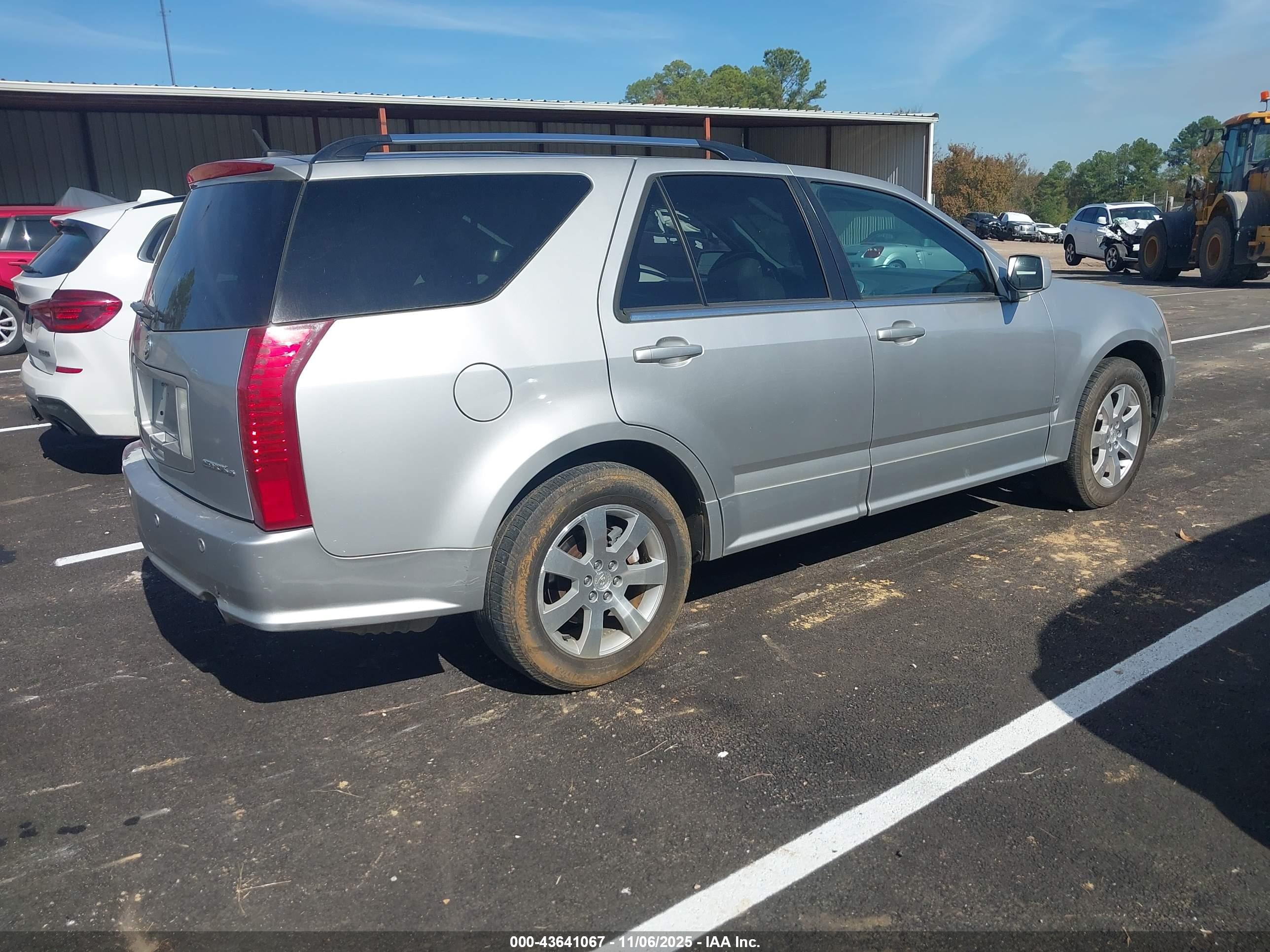 CADILLAC SRX image 4