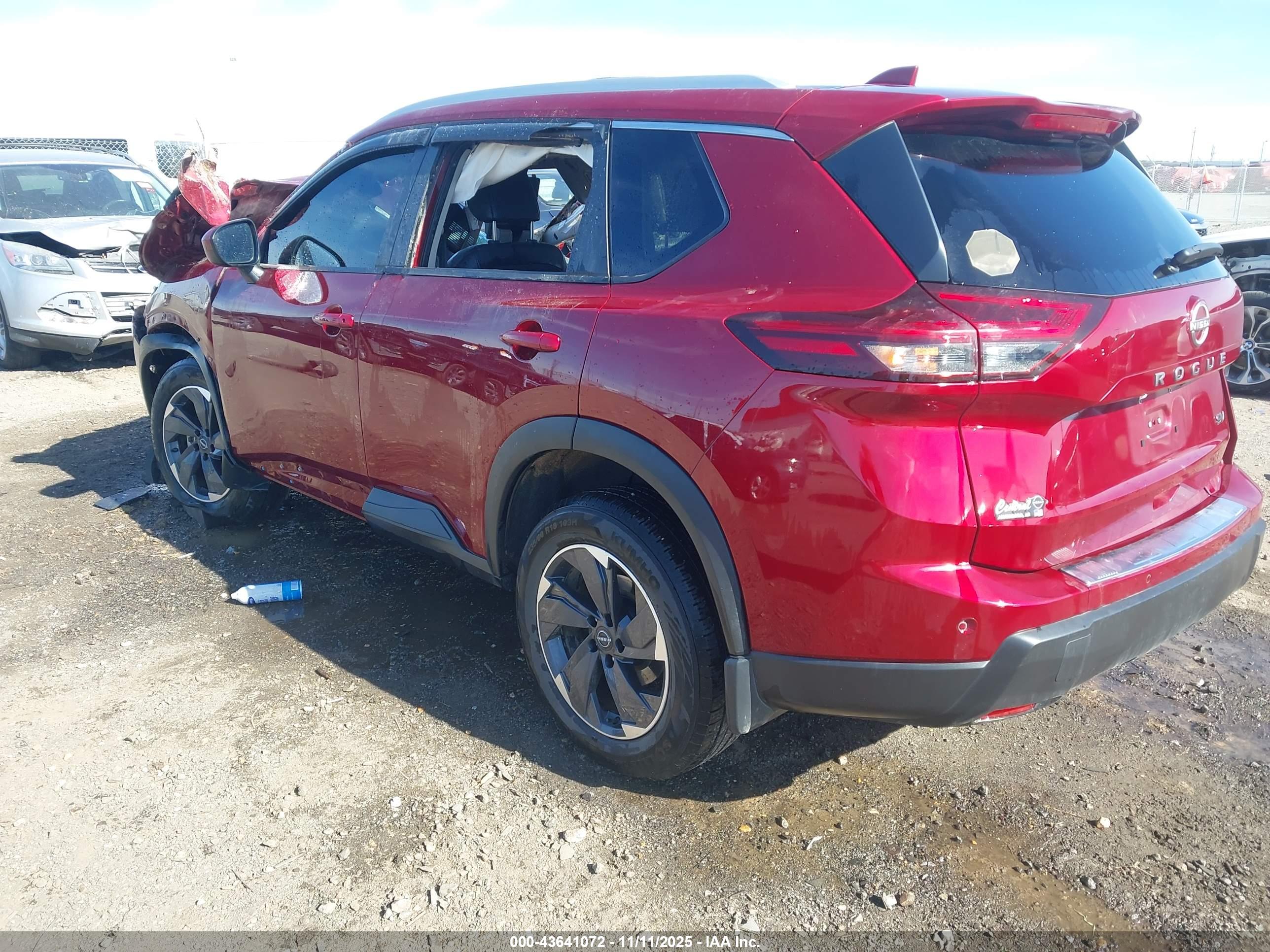 NISSAN ROGUE image 3