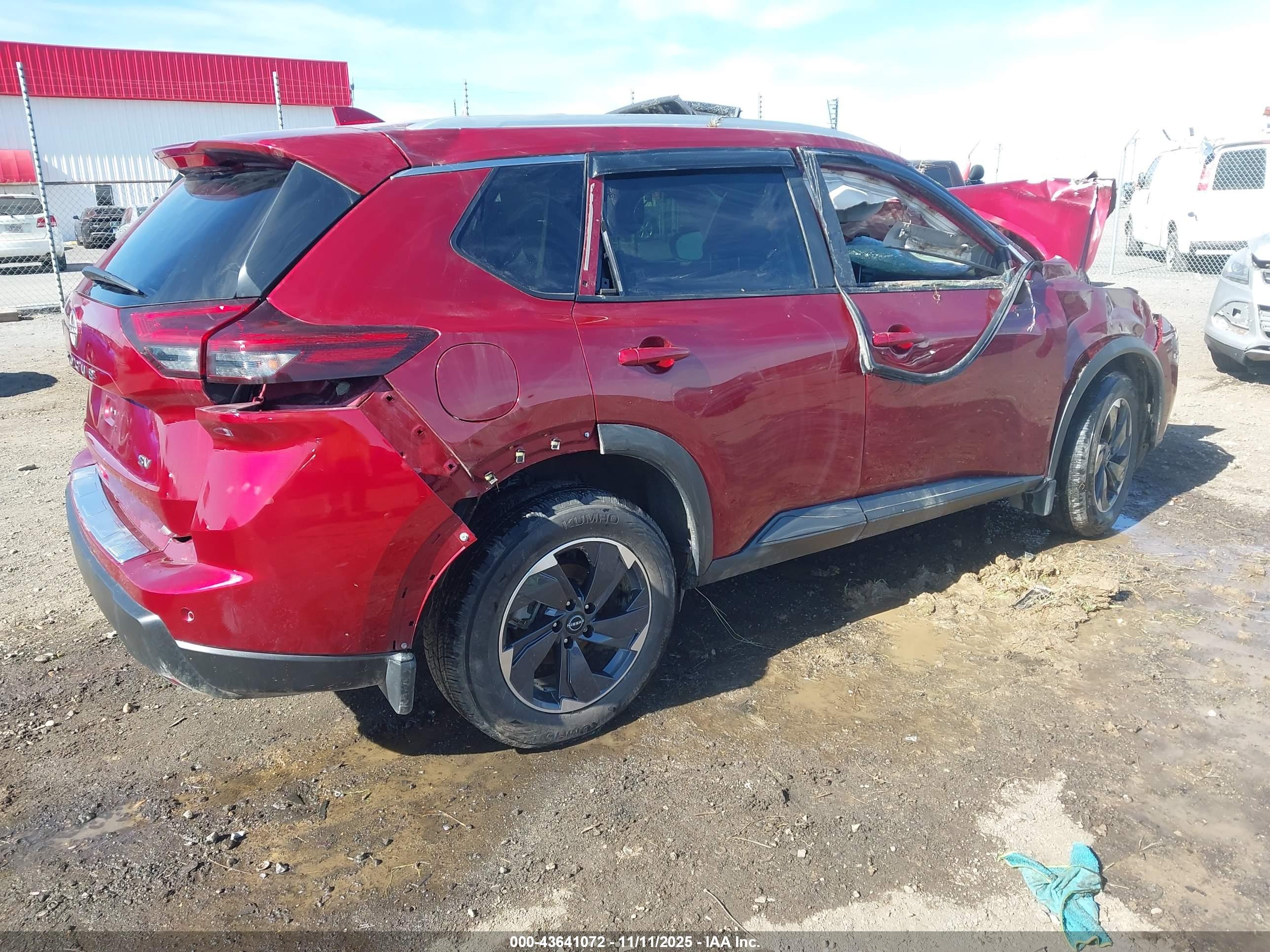 NISSAN ROGUE image 4