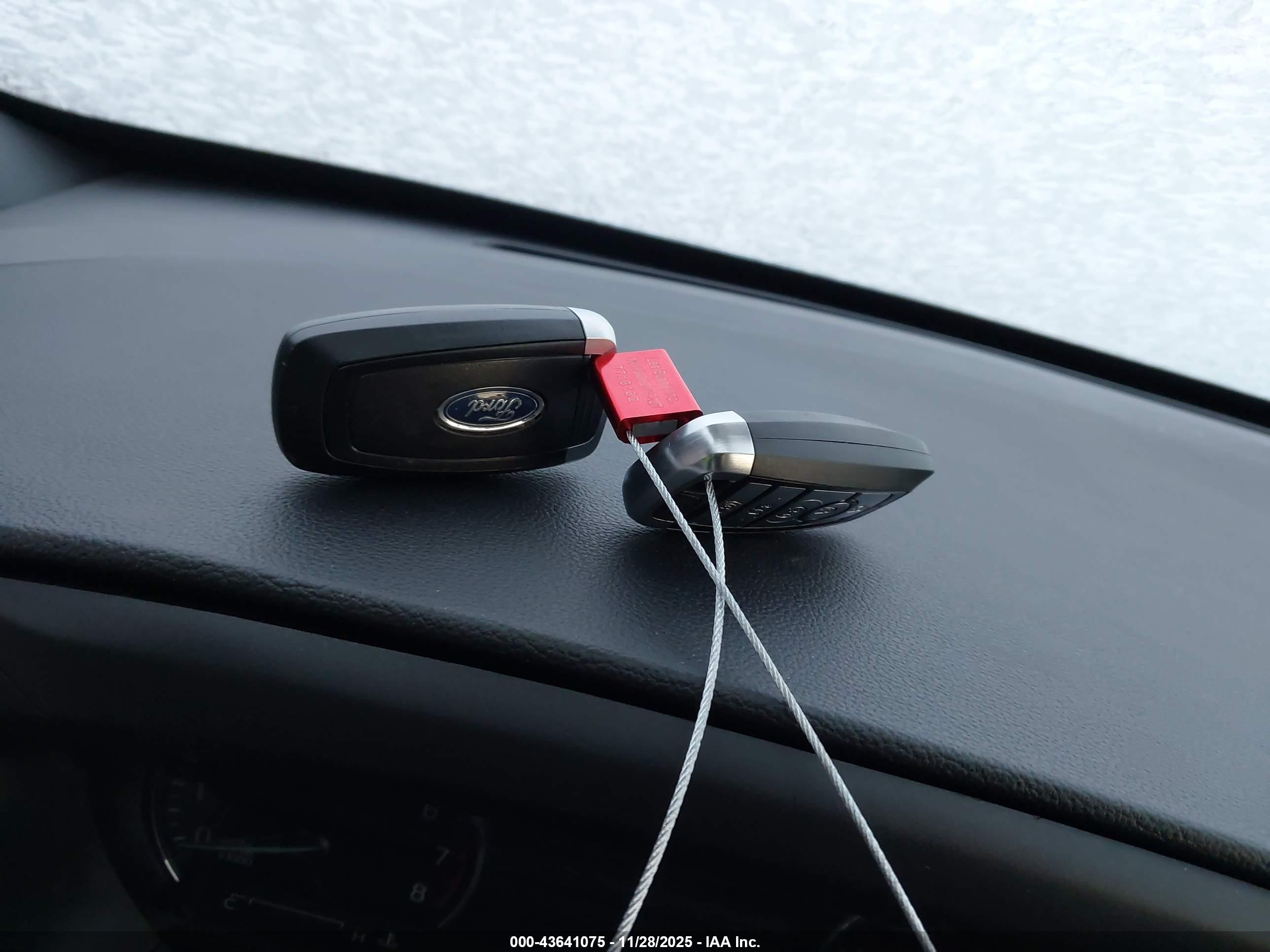 FORD EXPLORER image 11