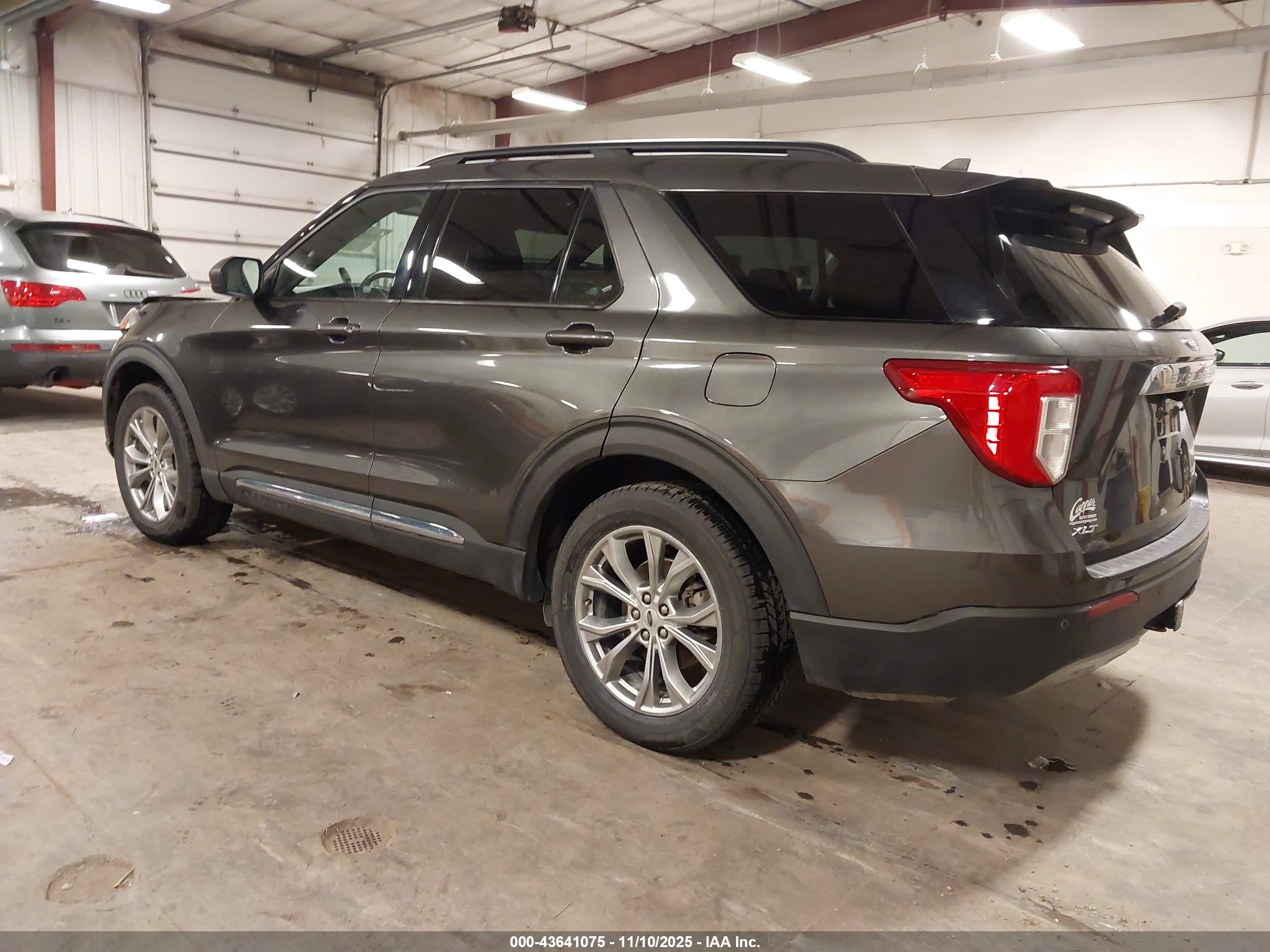 FORD EXPLORER image 3
