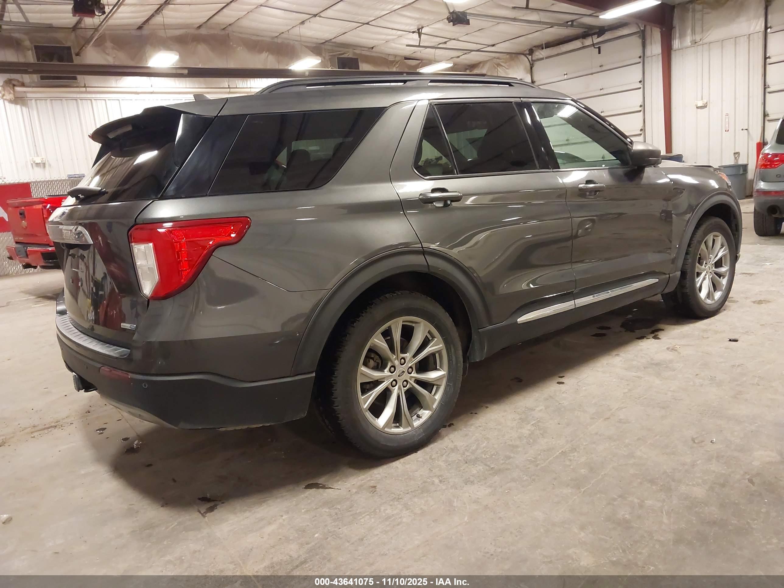 FORD EXPLORER image 4