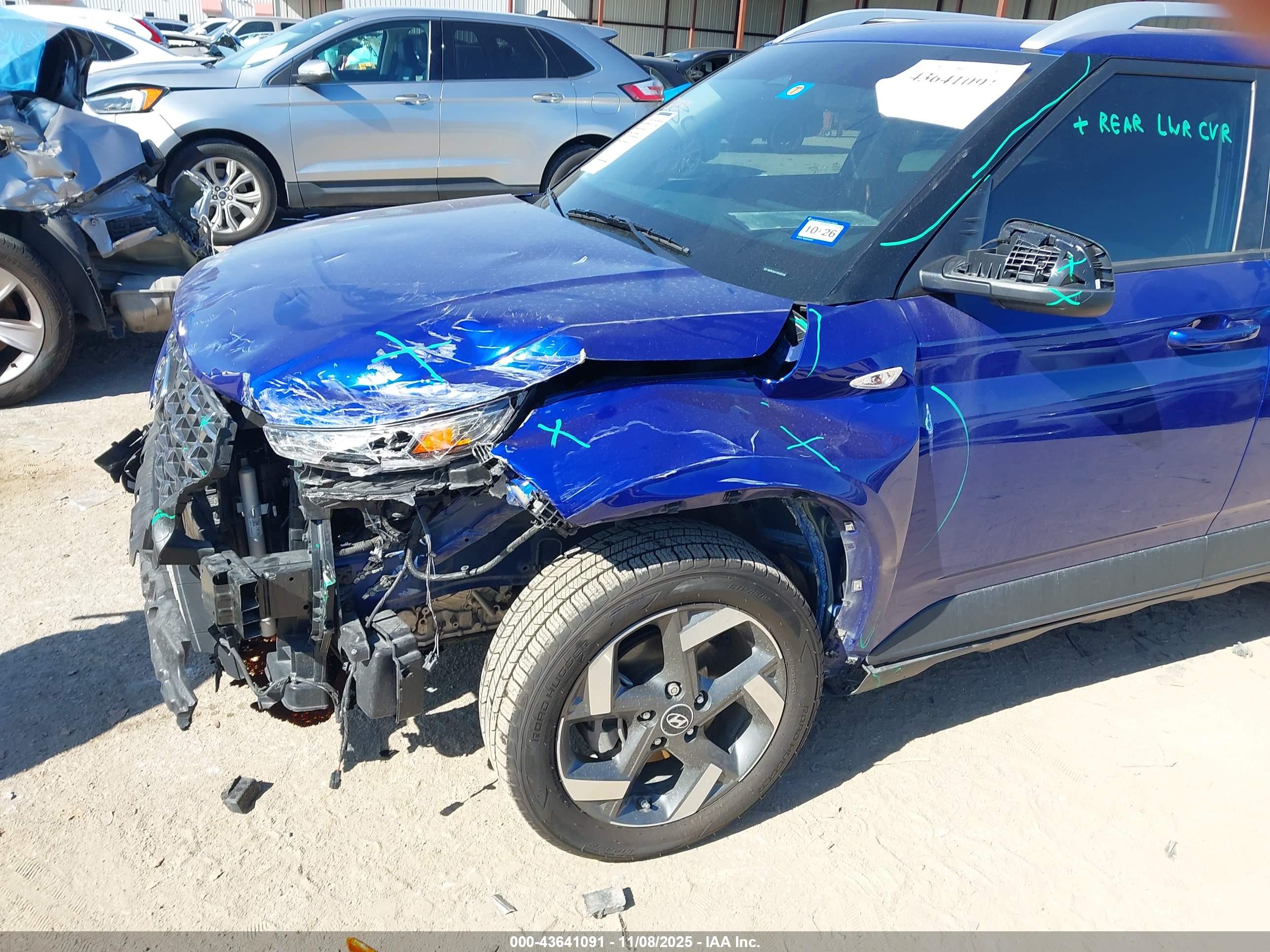HYUNDAI VENUE image 6