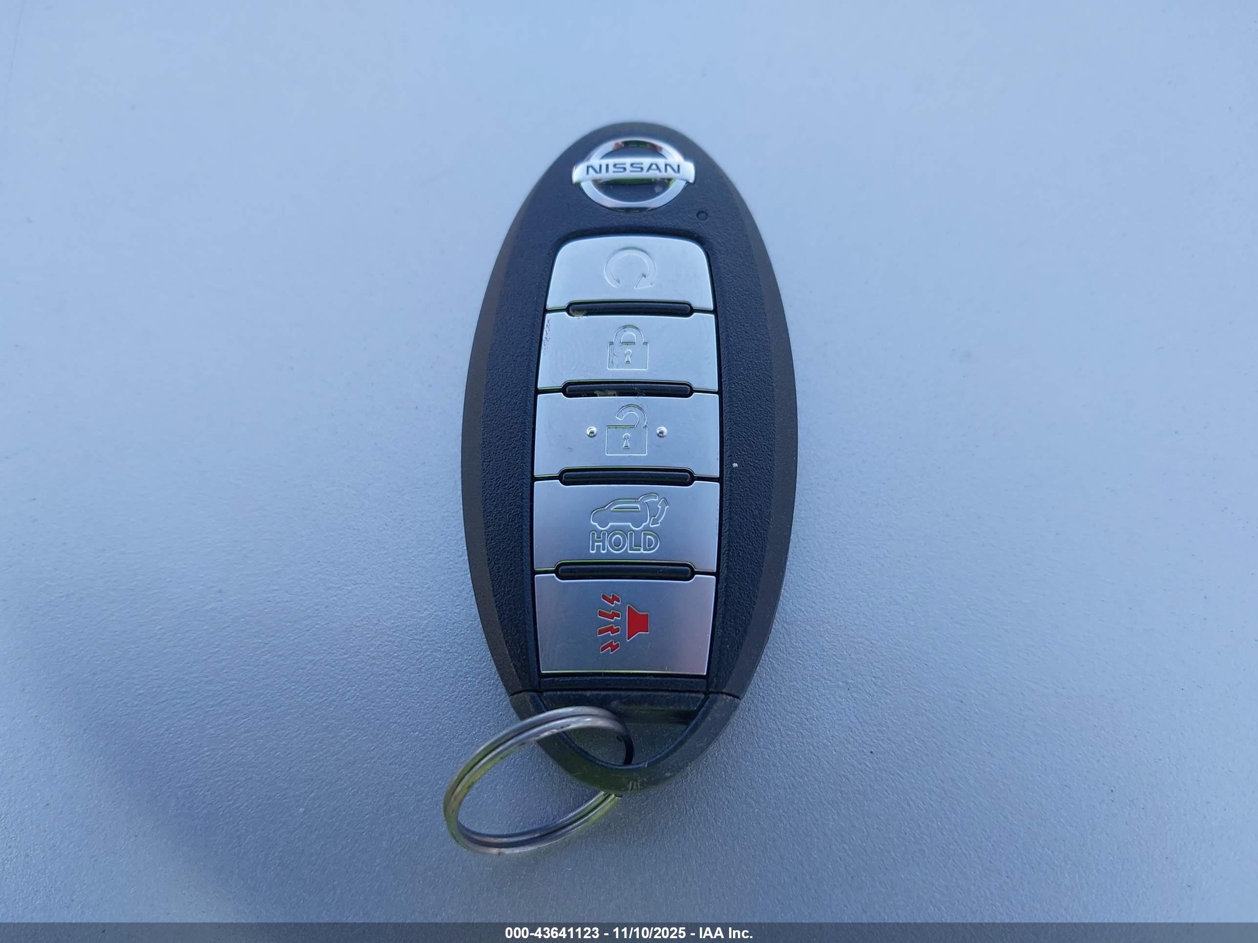 NISSAN ROGUE image 11