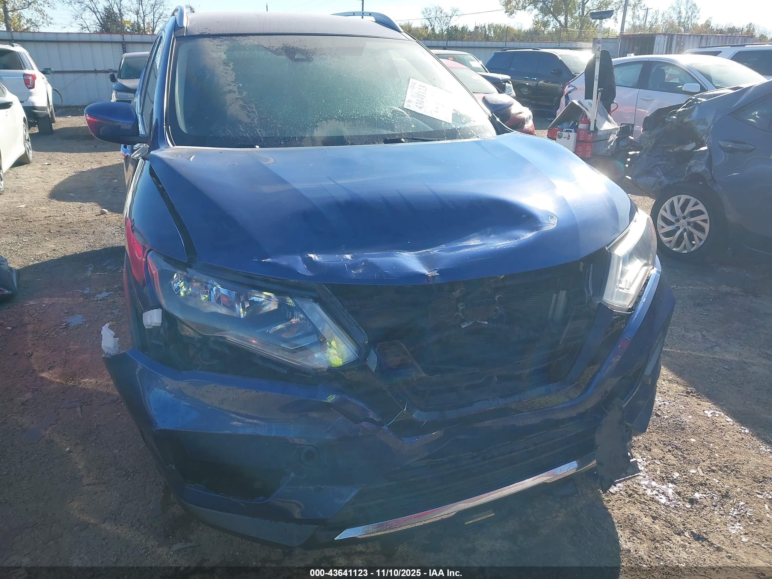 NISSAN ROGUE image 6