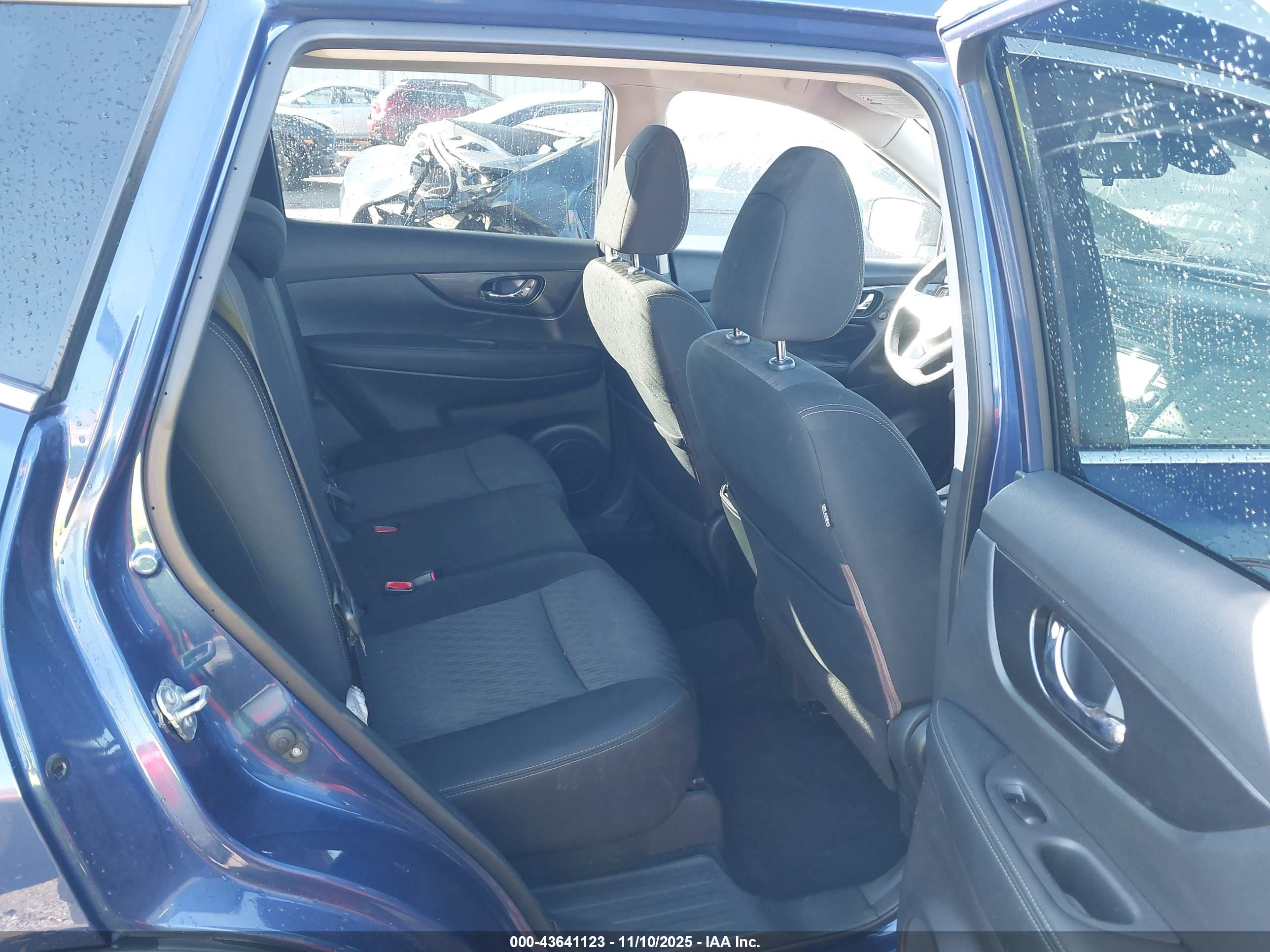 NISSAN ROGUE image 8