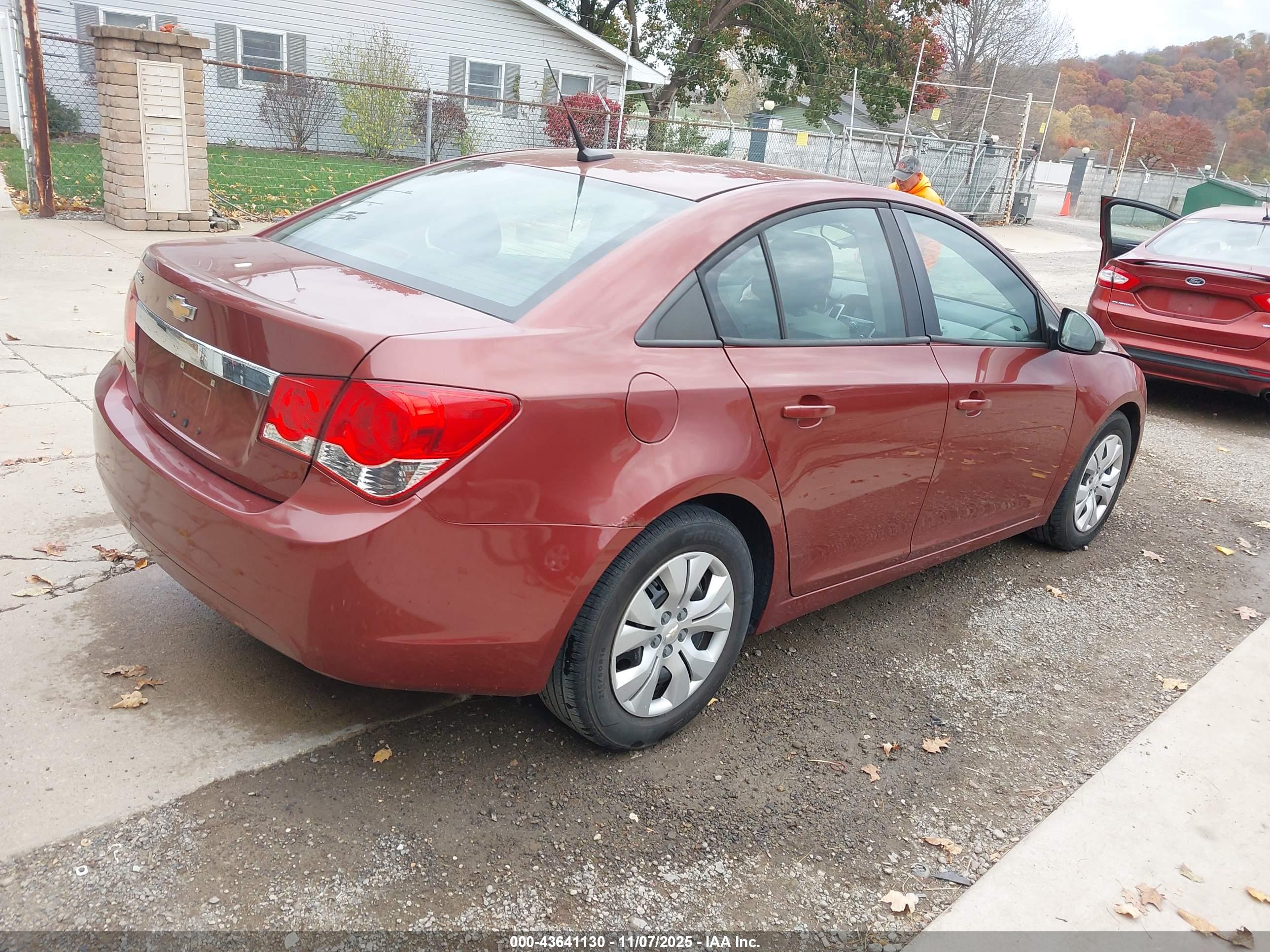 CHEVROLET CRUZE image 4