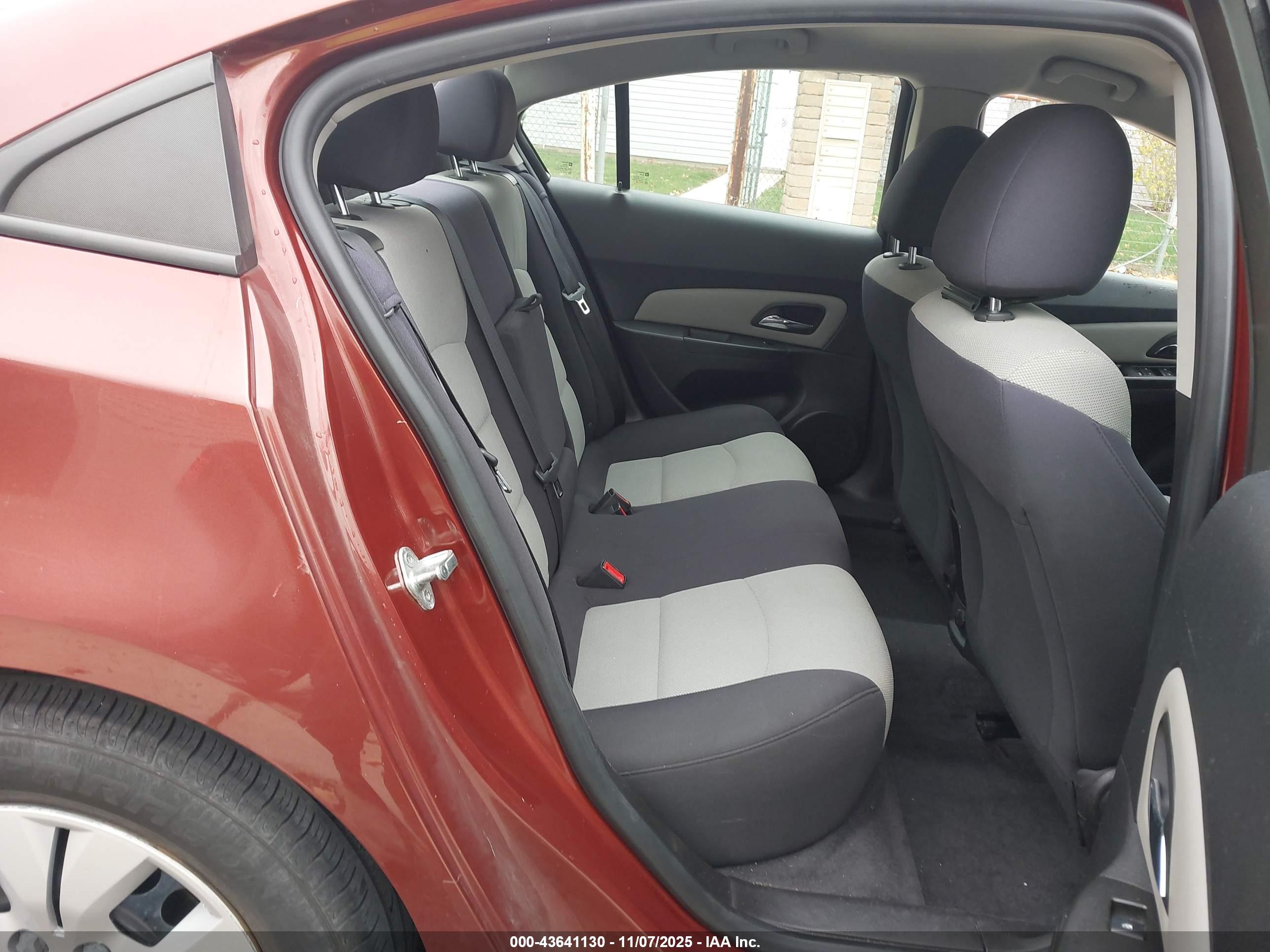 CHEVROLET CRUZE image 8
