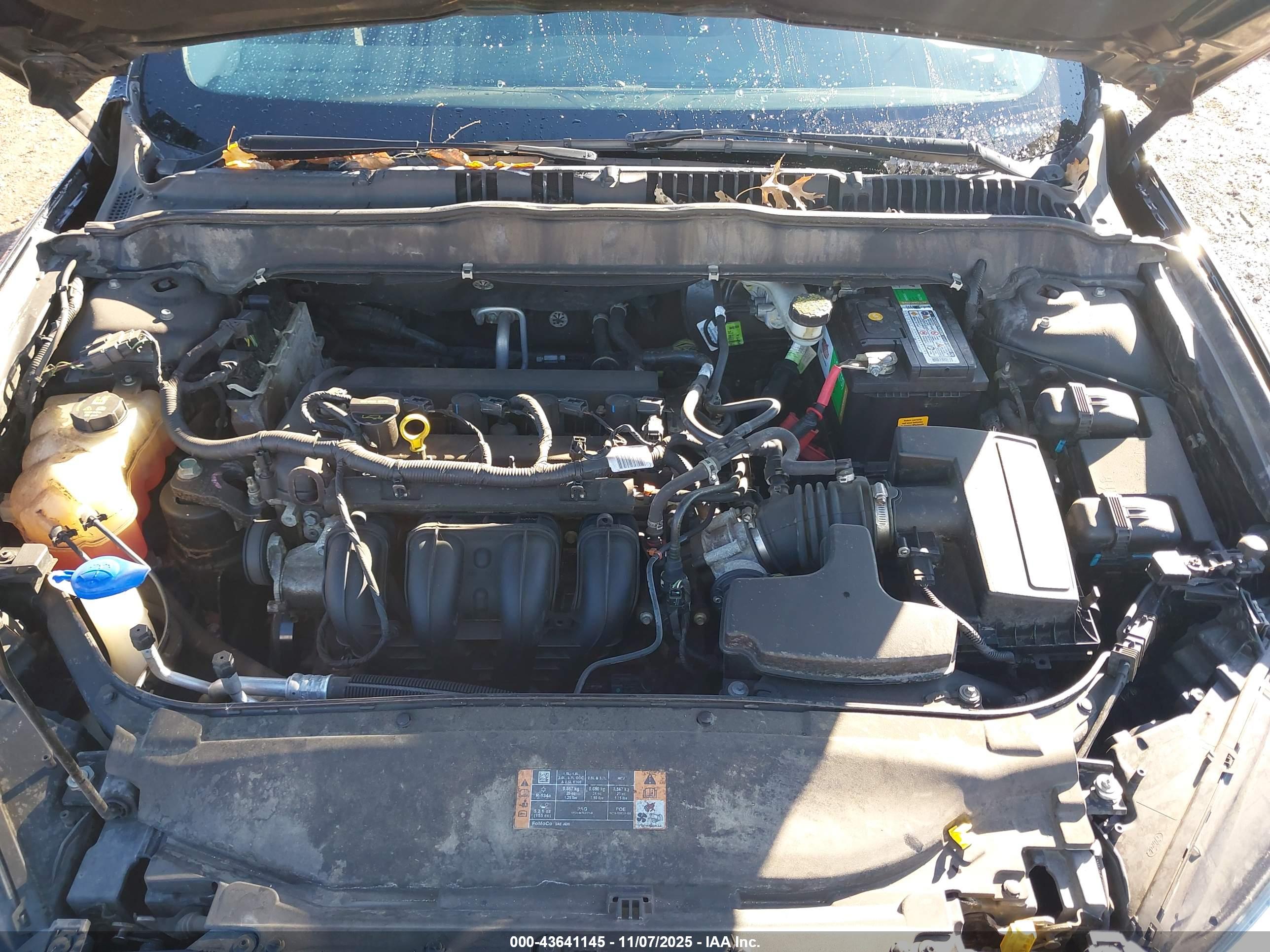 FORD FUSION image 10