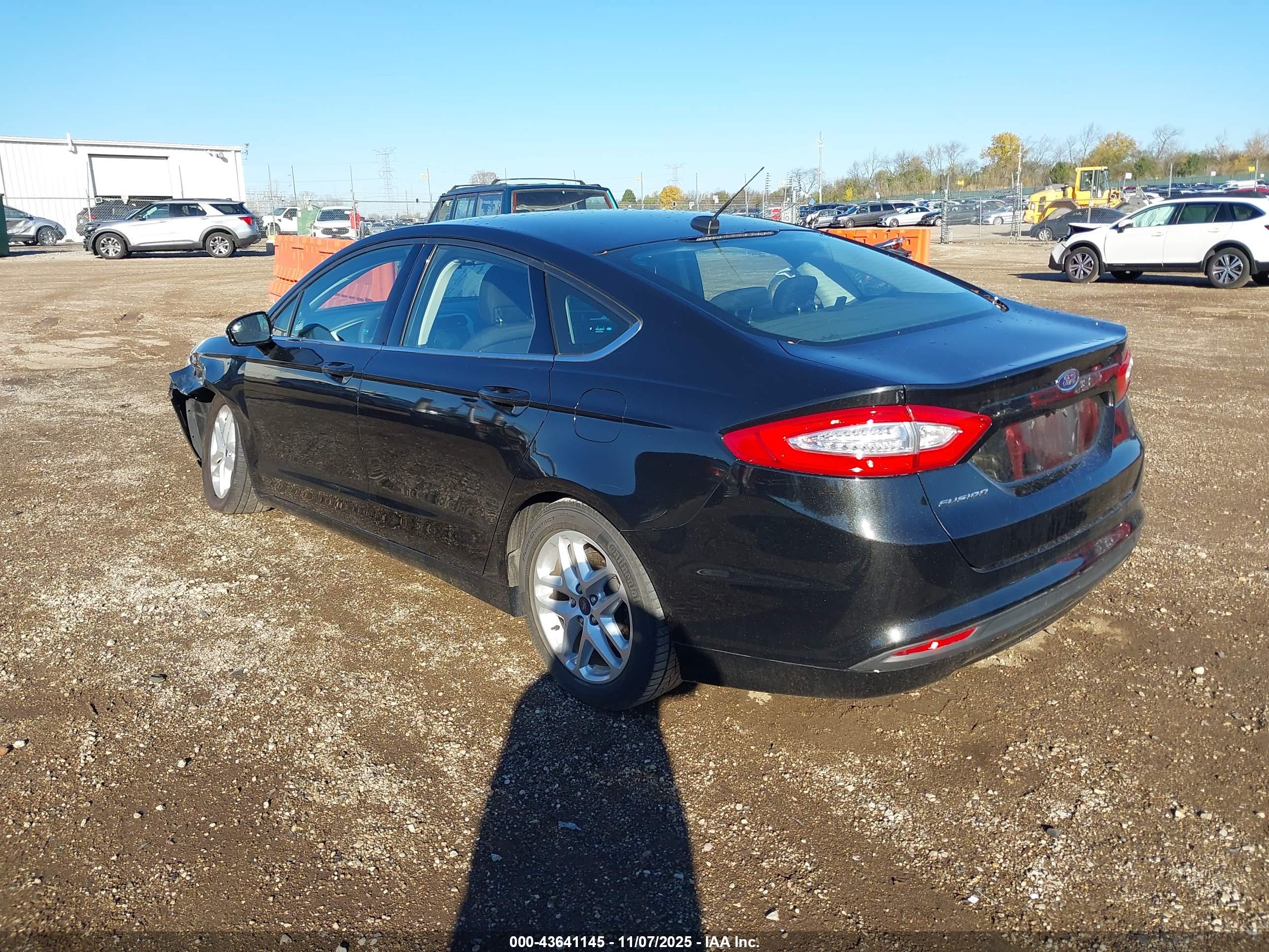 FORD FUSION image 3