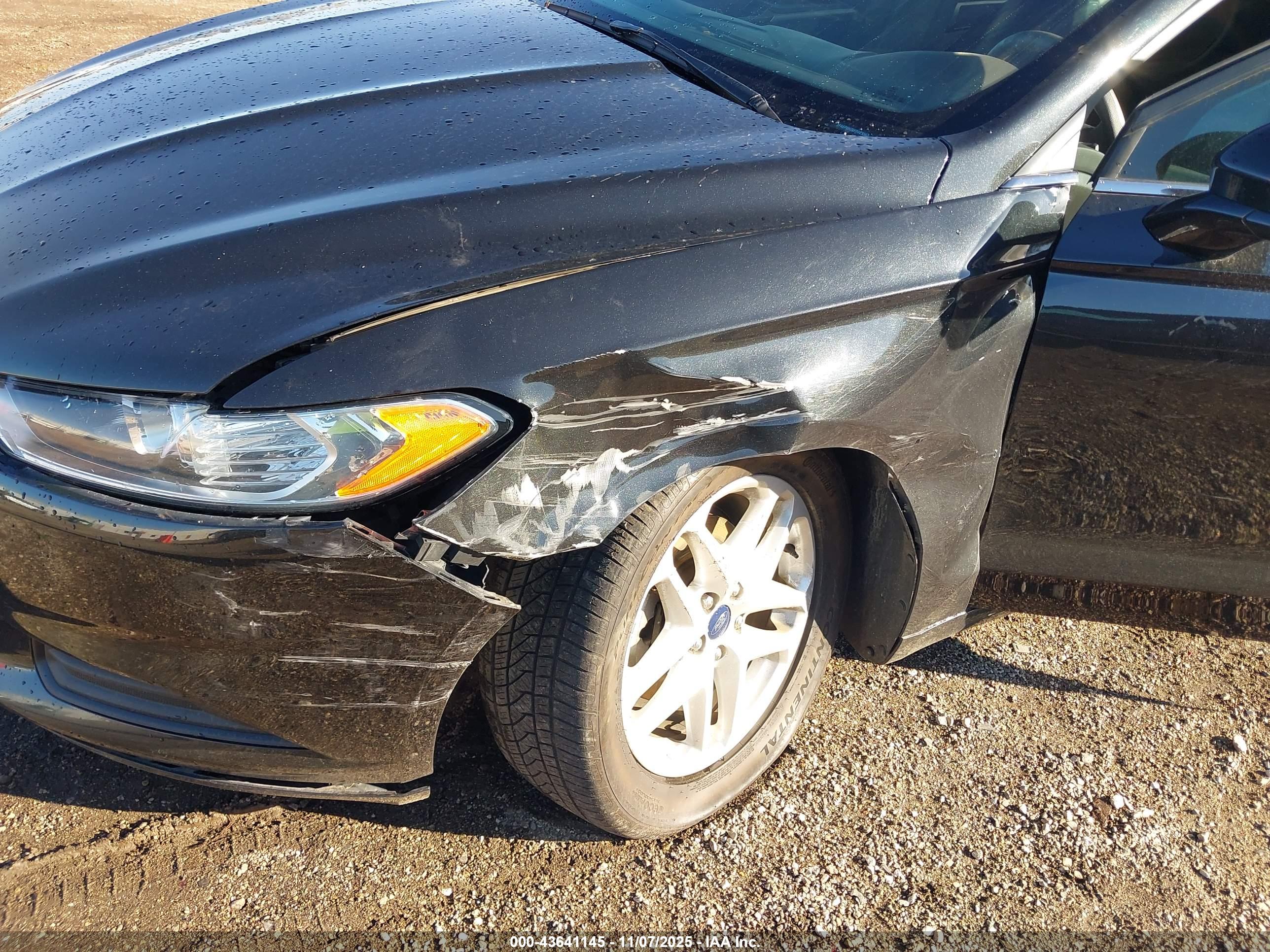 FORD FUSION image 6