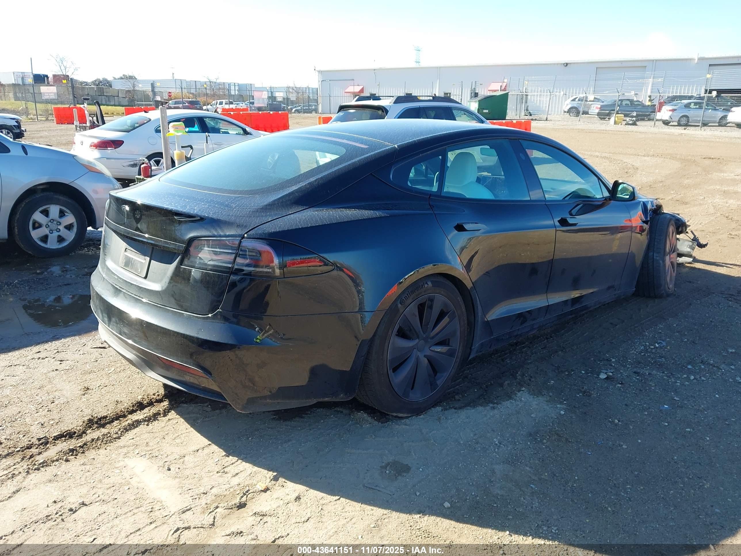 TESLA MODEL image 4