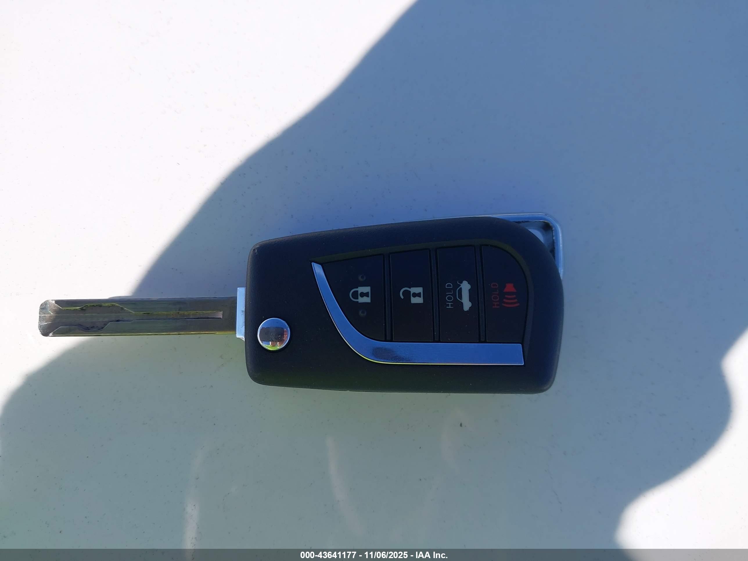 TOYOTA COROLLA image 11
