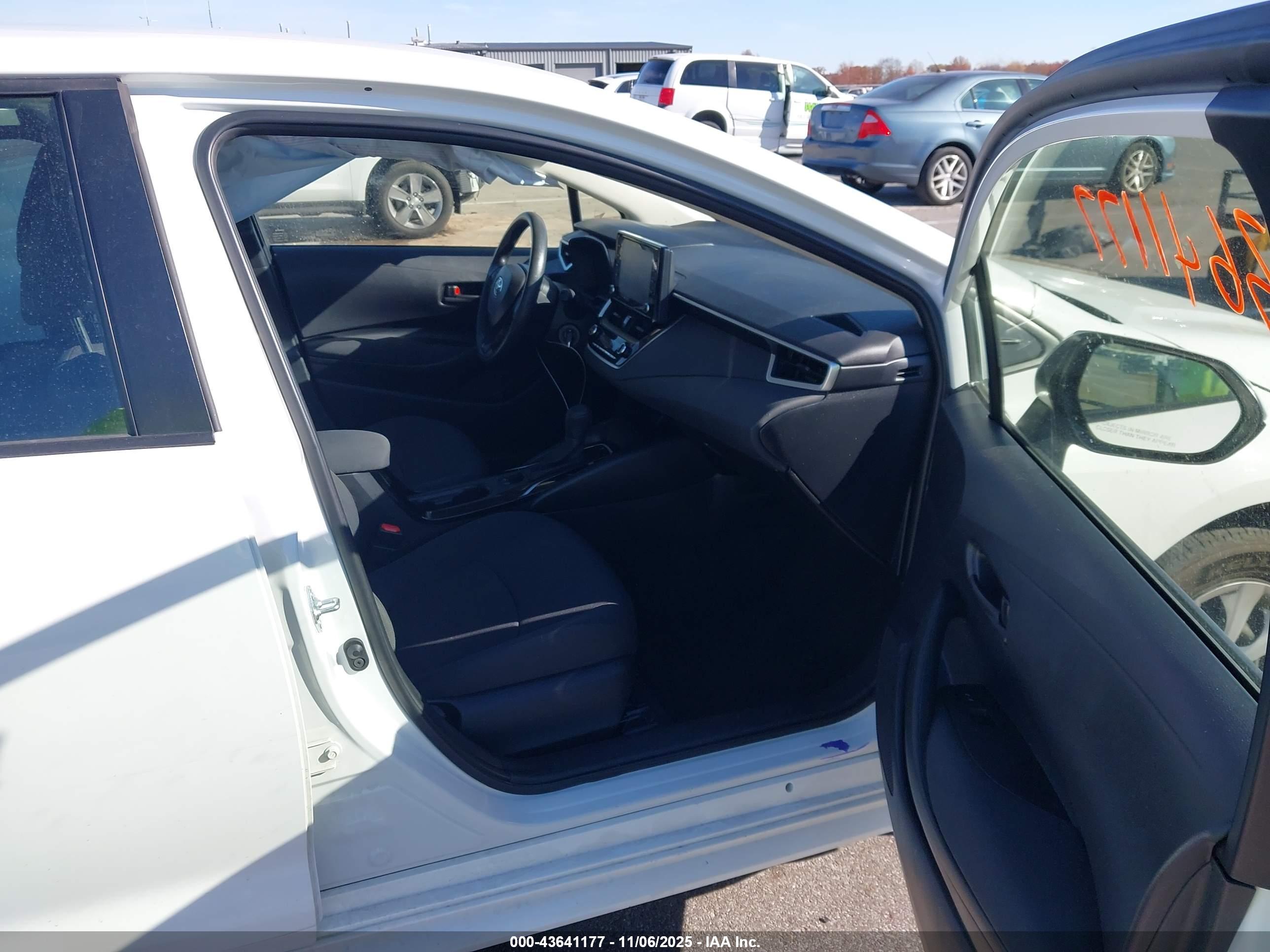 TOYOTA COROLLA image 5