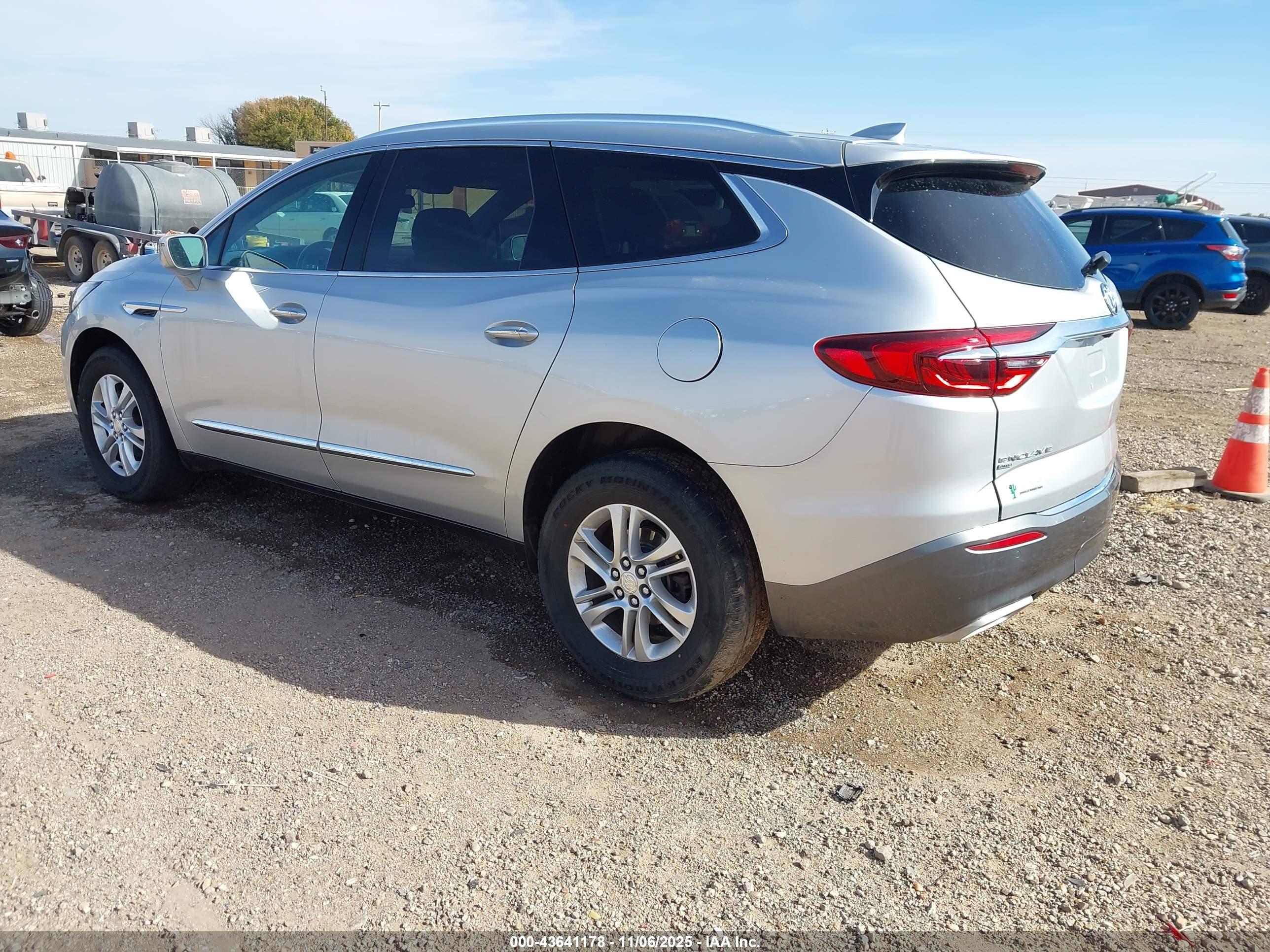 BUICK ENCLAVE image 3