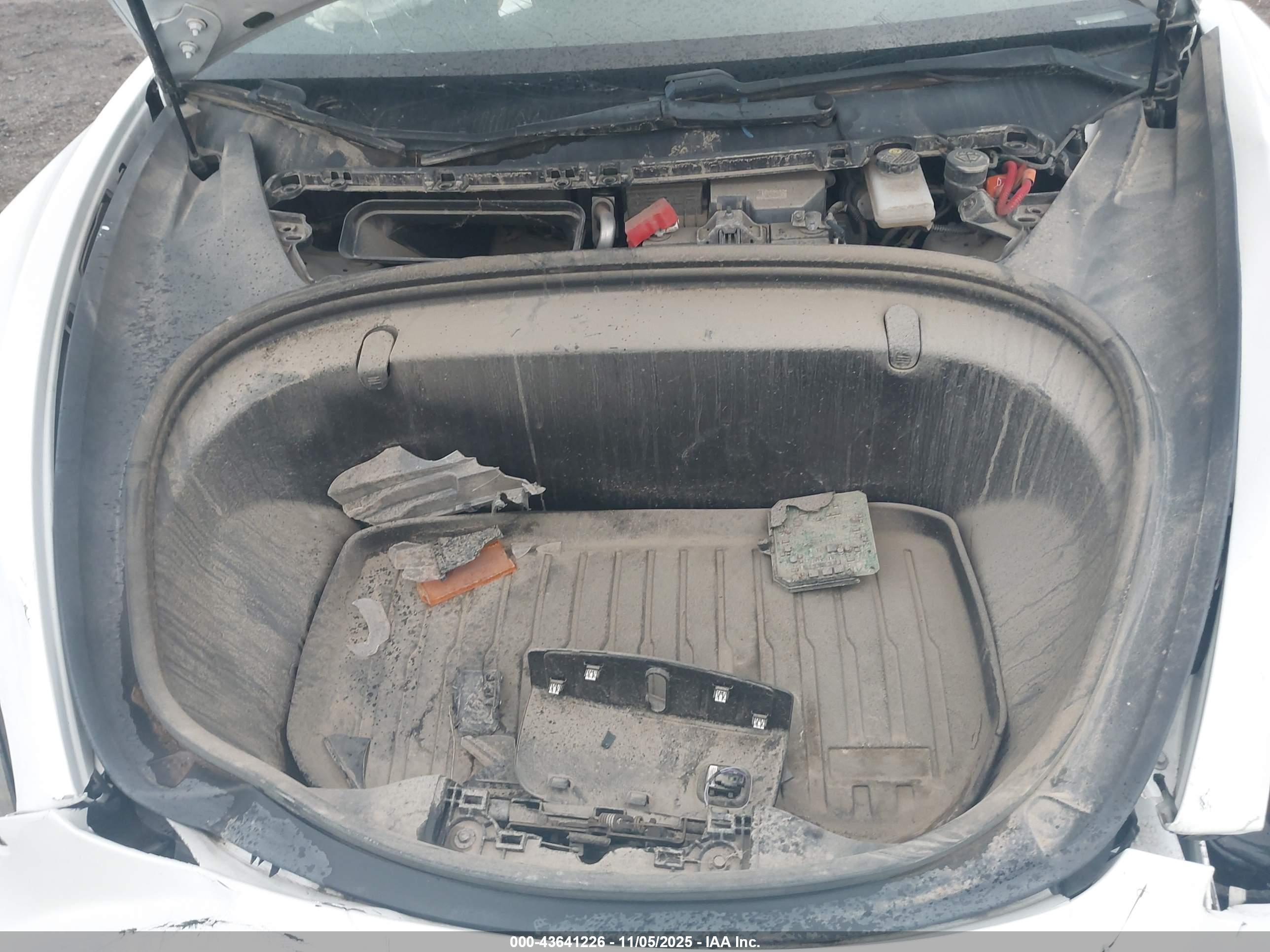 TESLA MODEL image 10