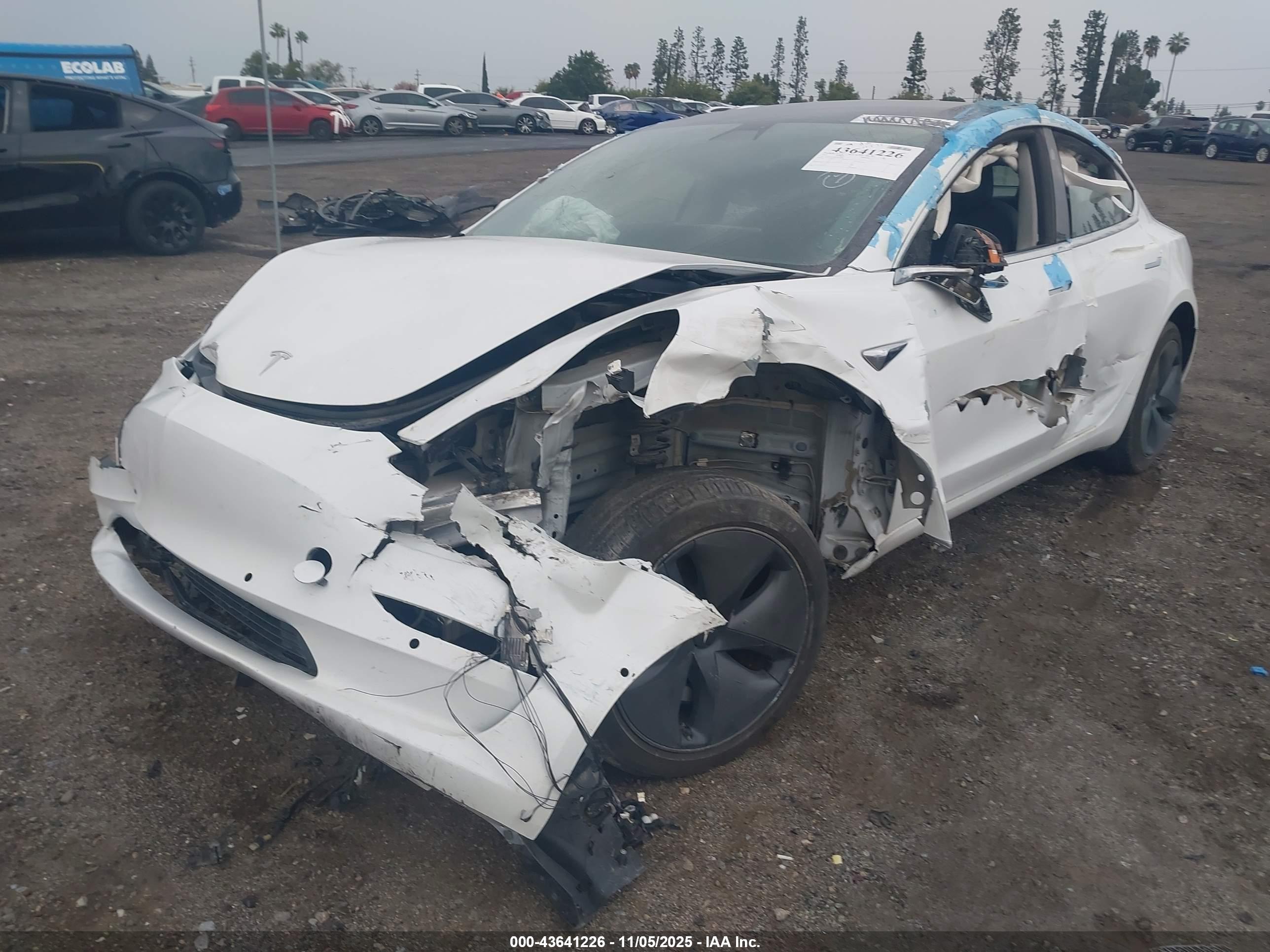 TESLA MODEL image 2