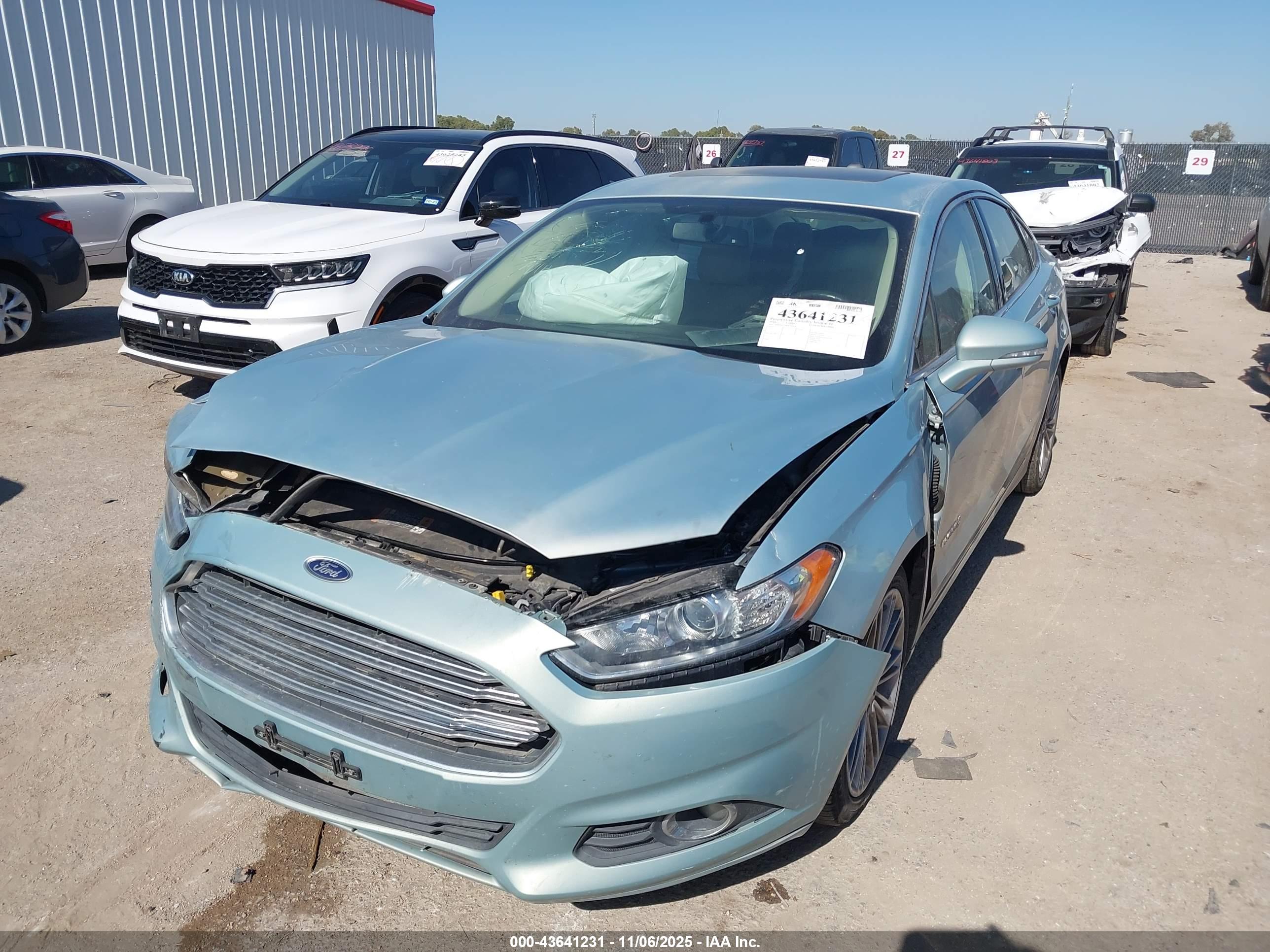 FORD FUSION image 2