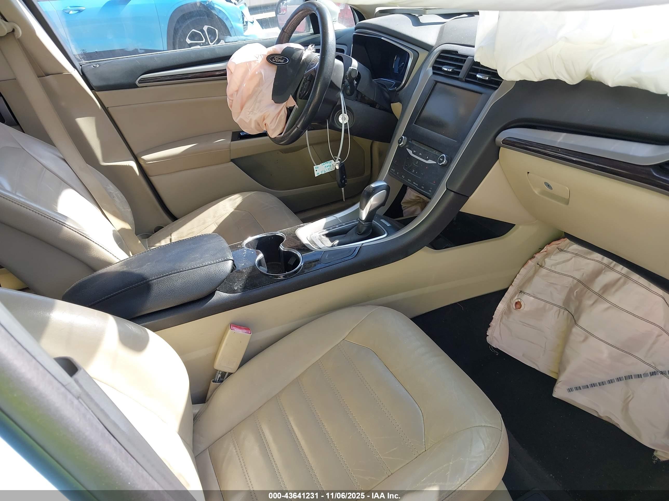 FORD FUSION image 5