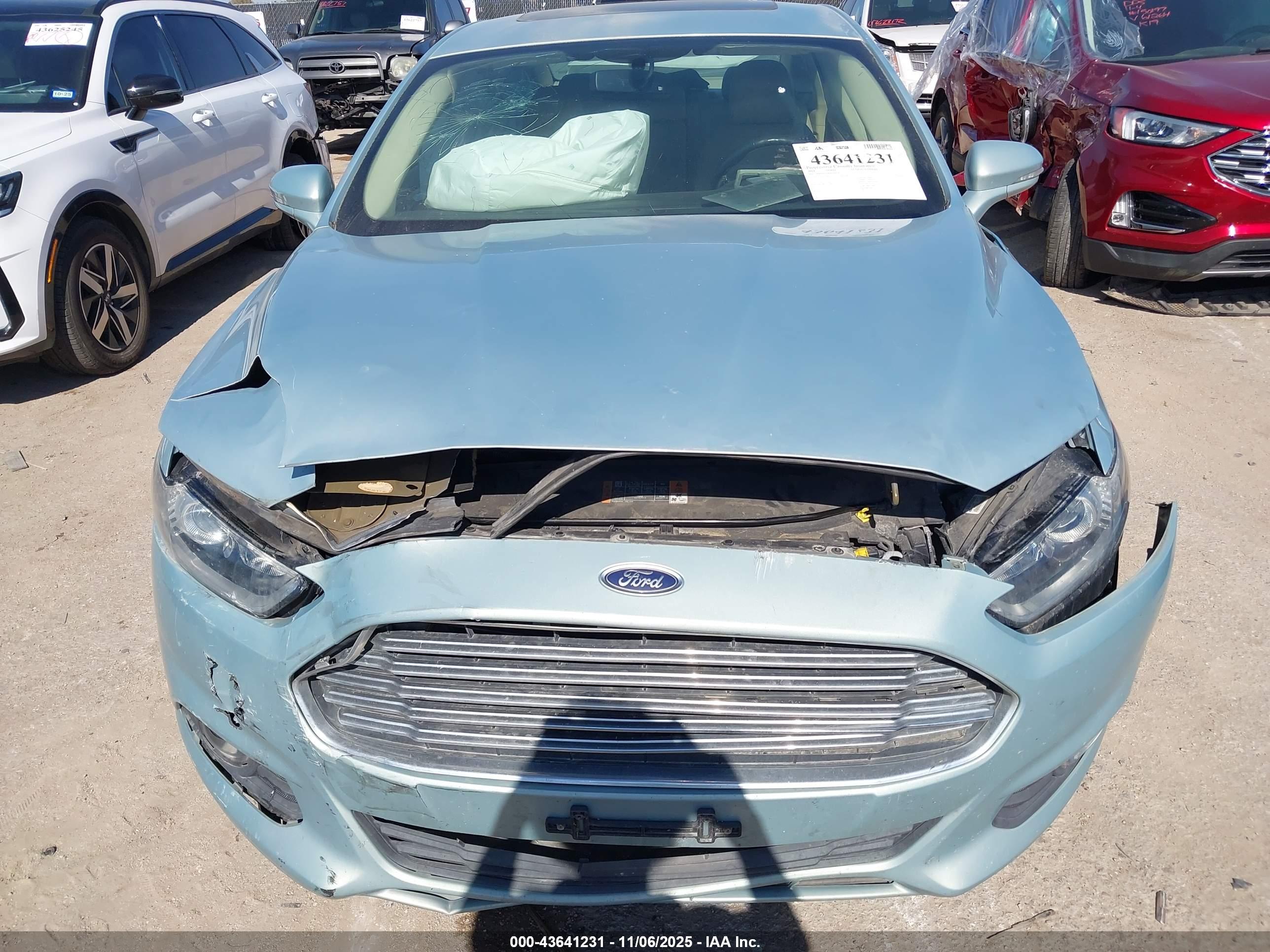 FORD FUSION image 6